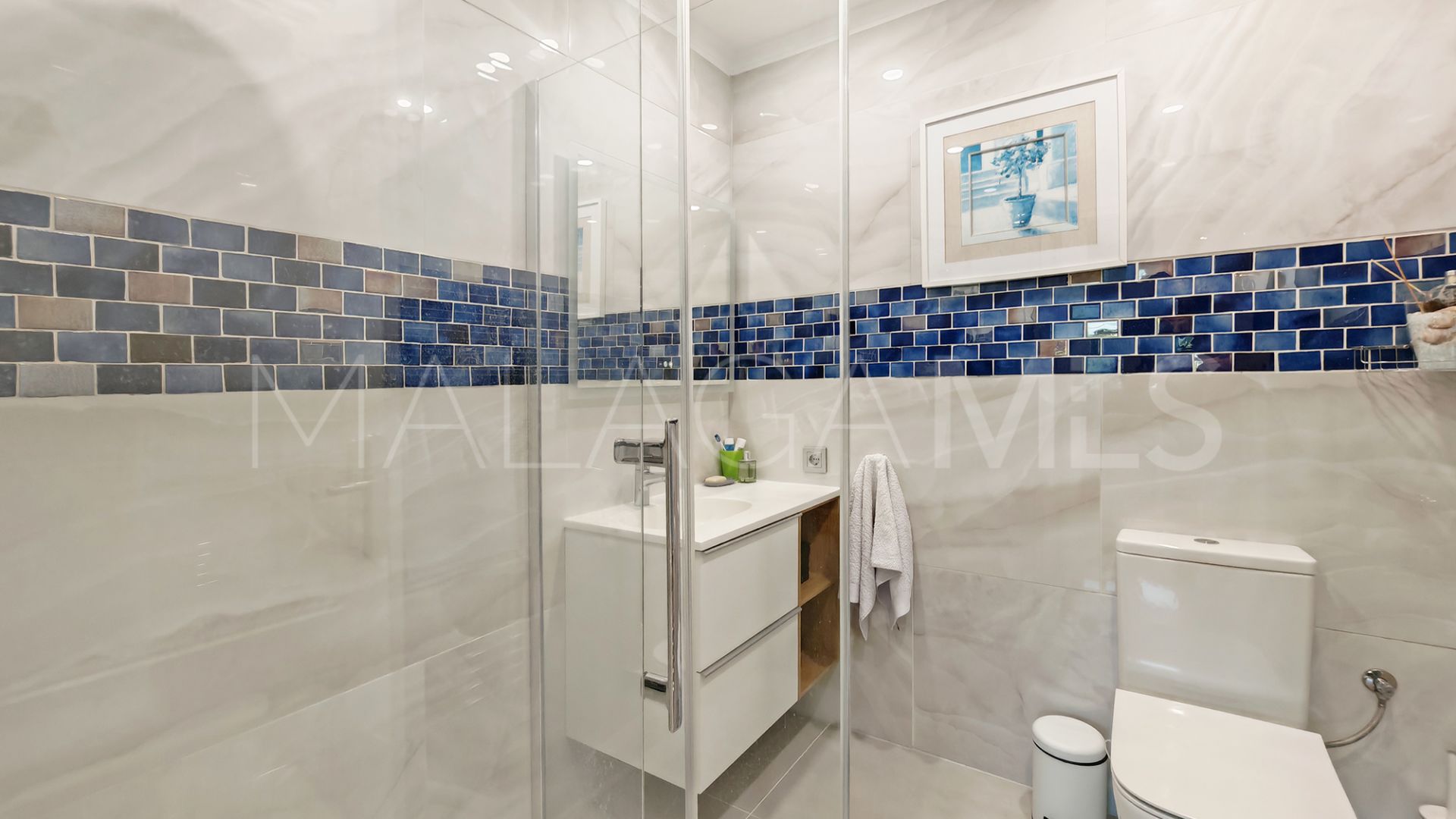 Villa for sale in Elviria