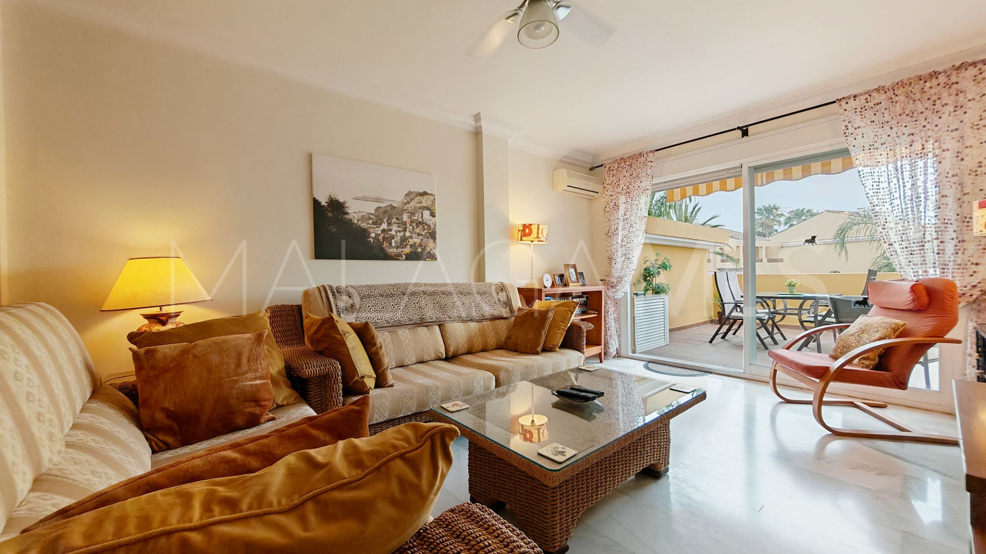 Lägenhet for sale in Elviria