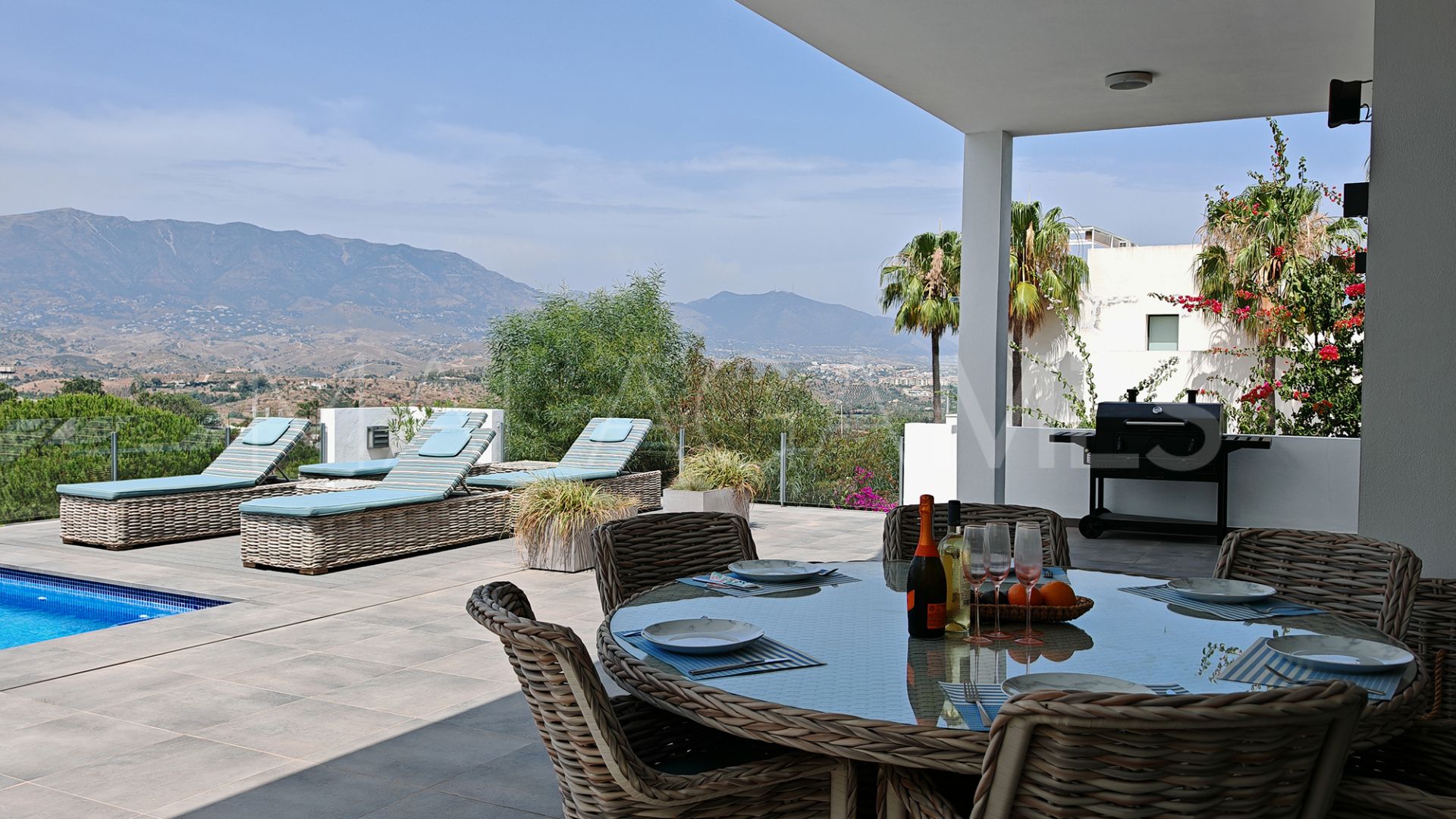 Villa for sale in La Cala Golf Resort with 4 bedrooms