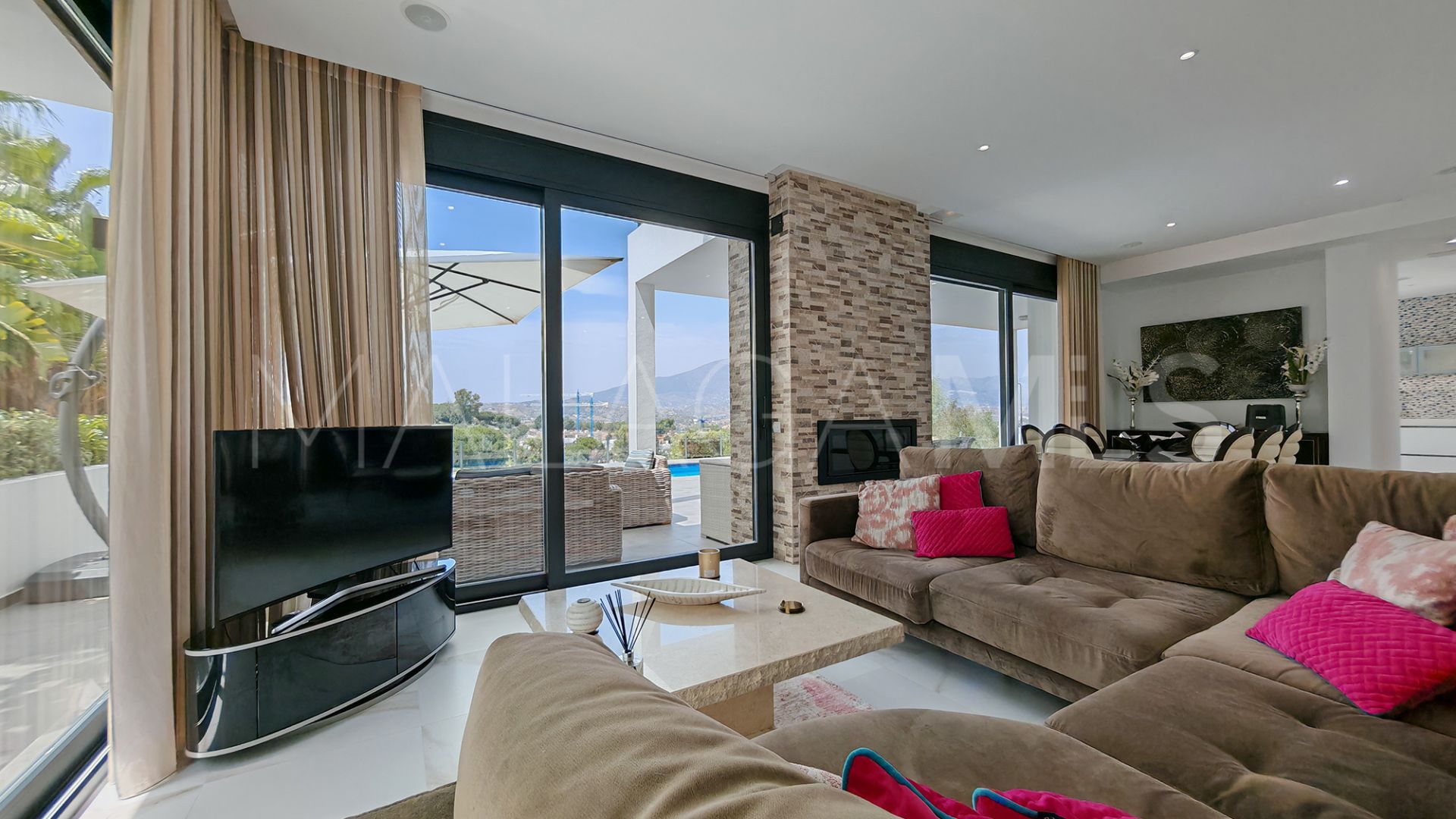 Villa for sale in La Cala Golf Resort with 4 bedrooms
