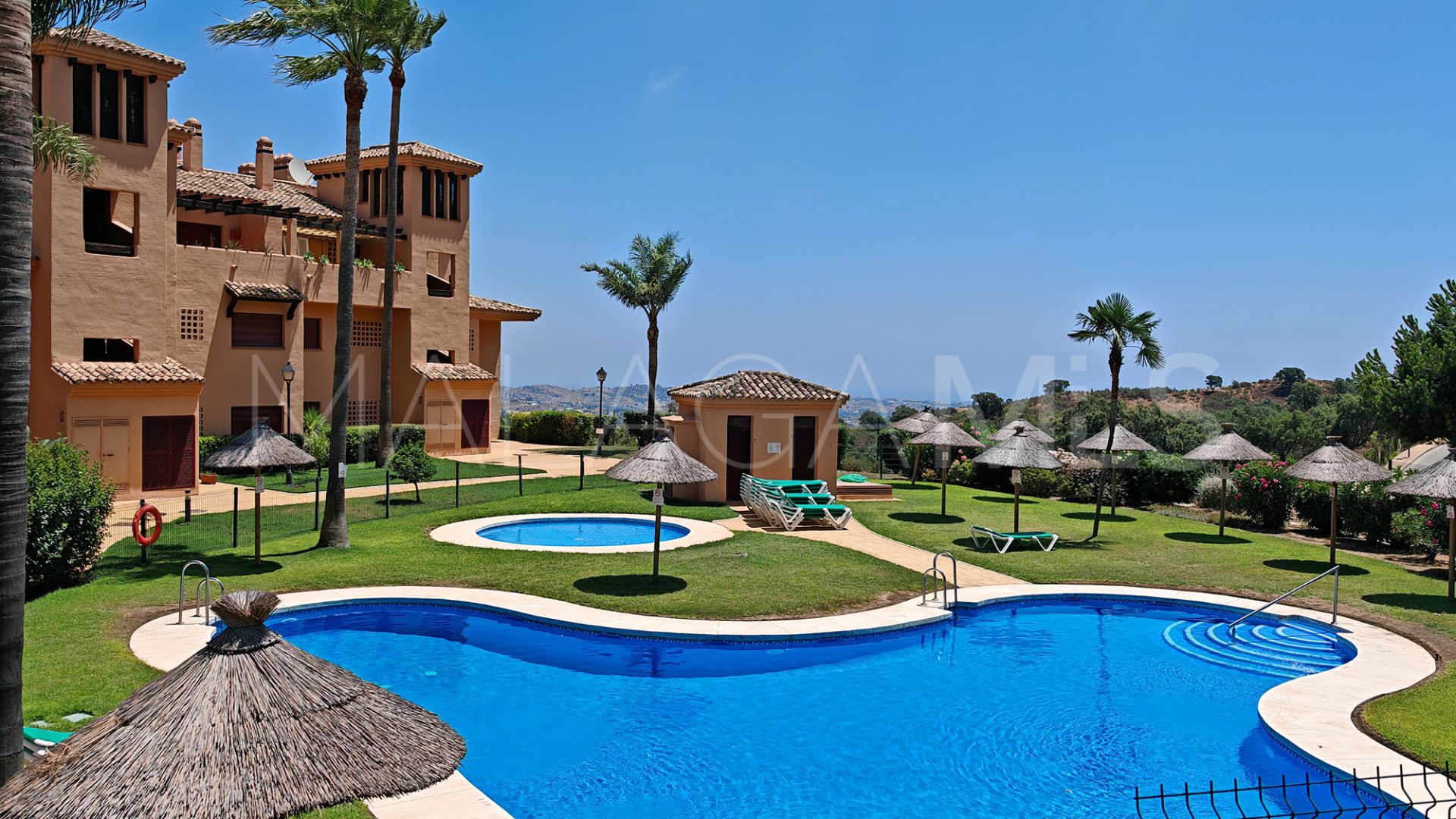 Apartamento planta baja for sale in El Soto de Marbella de 2 bedrooms