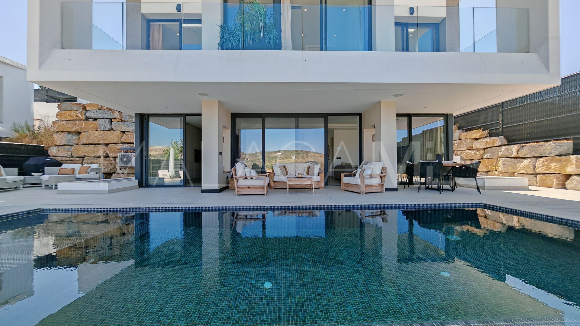 Villa for sale in Estepona with 5 bedrooms