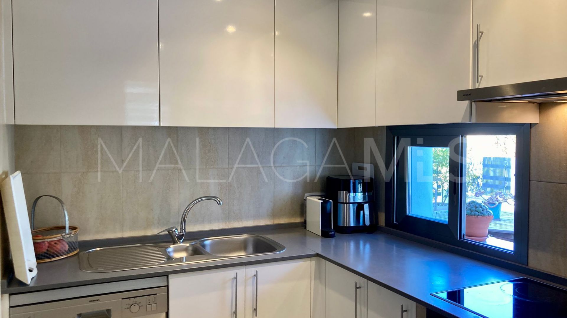Buy apartamento in Cala de Mijas