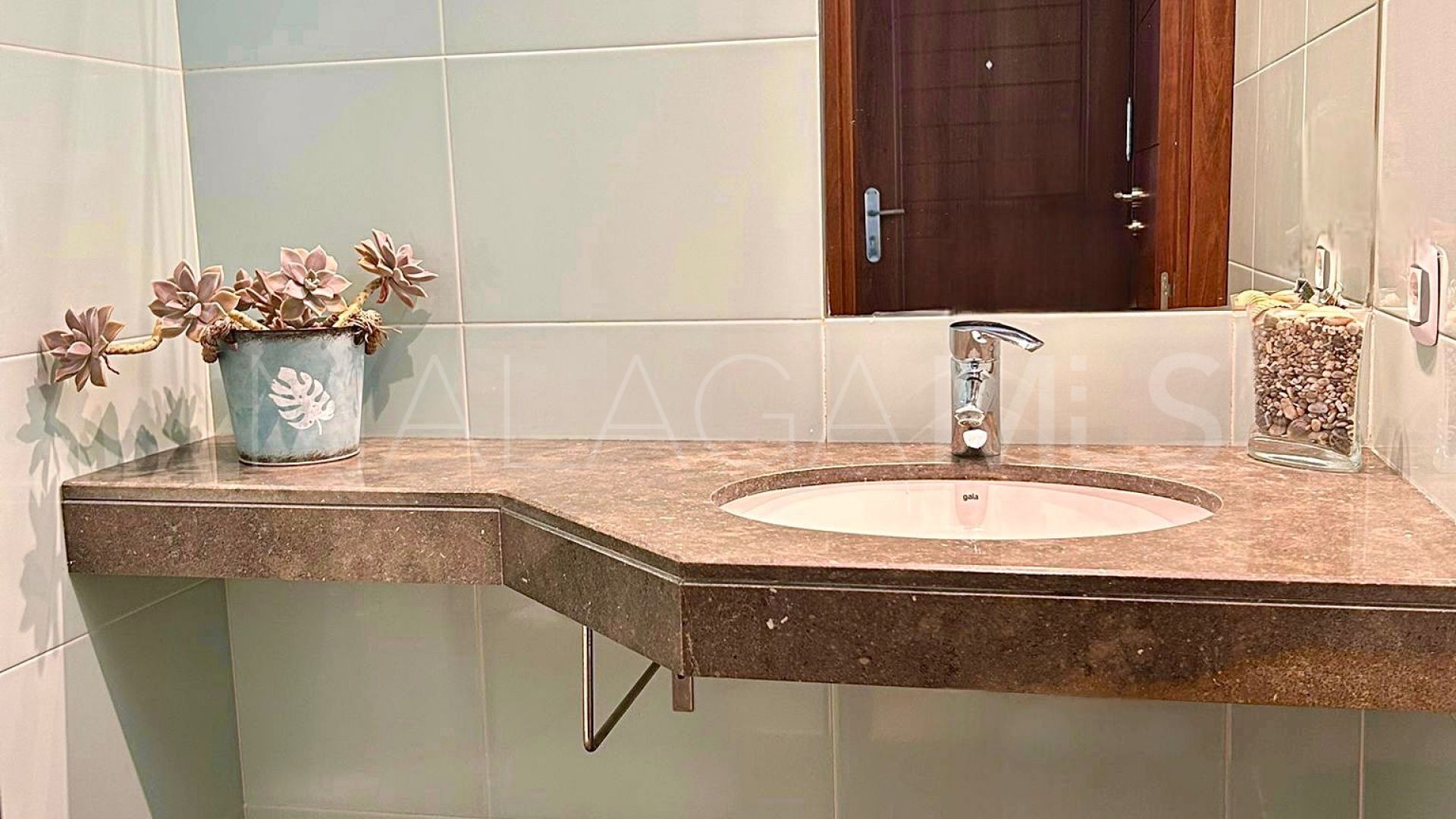 Buy apartamento in Cala de Mijas