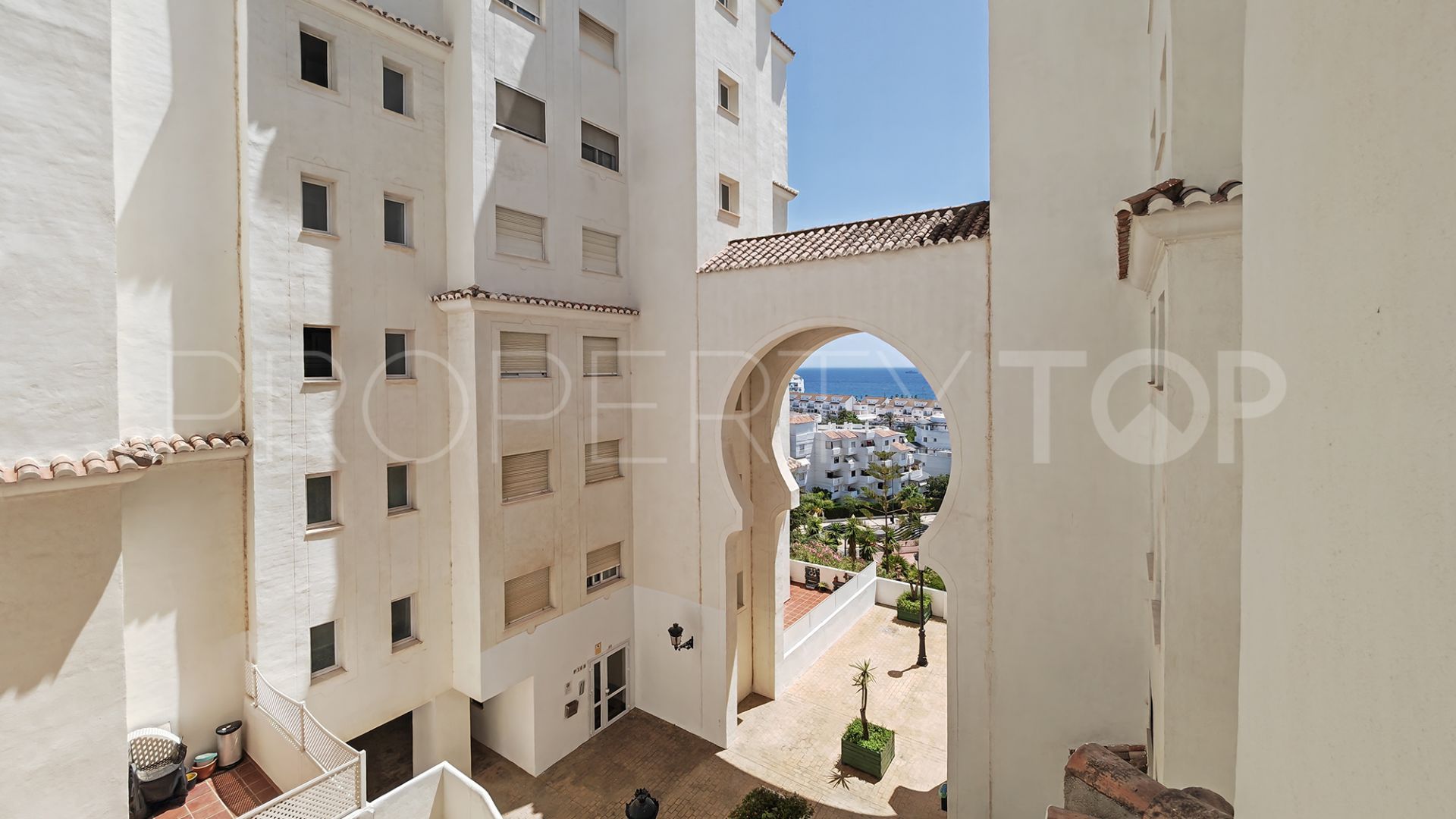 Estepona Puerto, apartamento de 2 dormitorios en venta