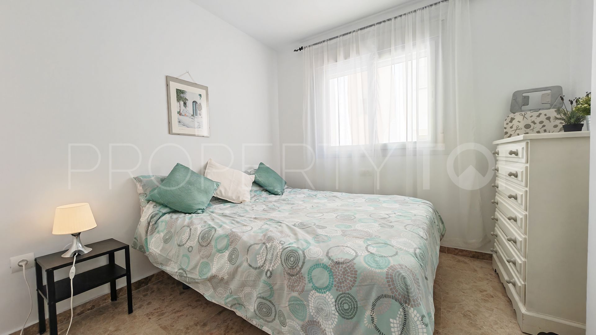 Estepona Puerto, apartamento de 2 dormitorios en venta