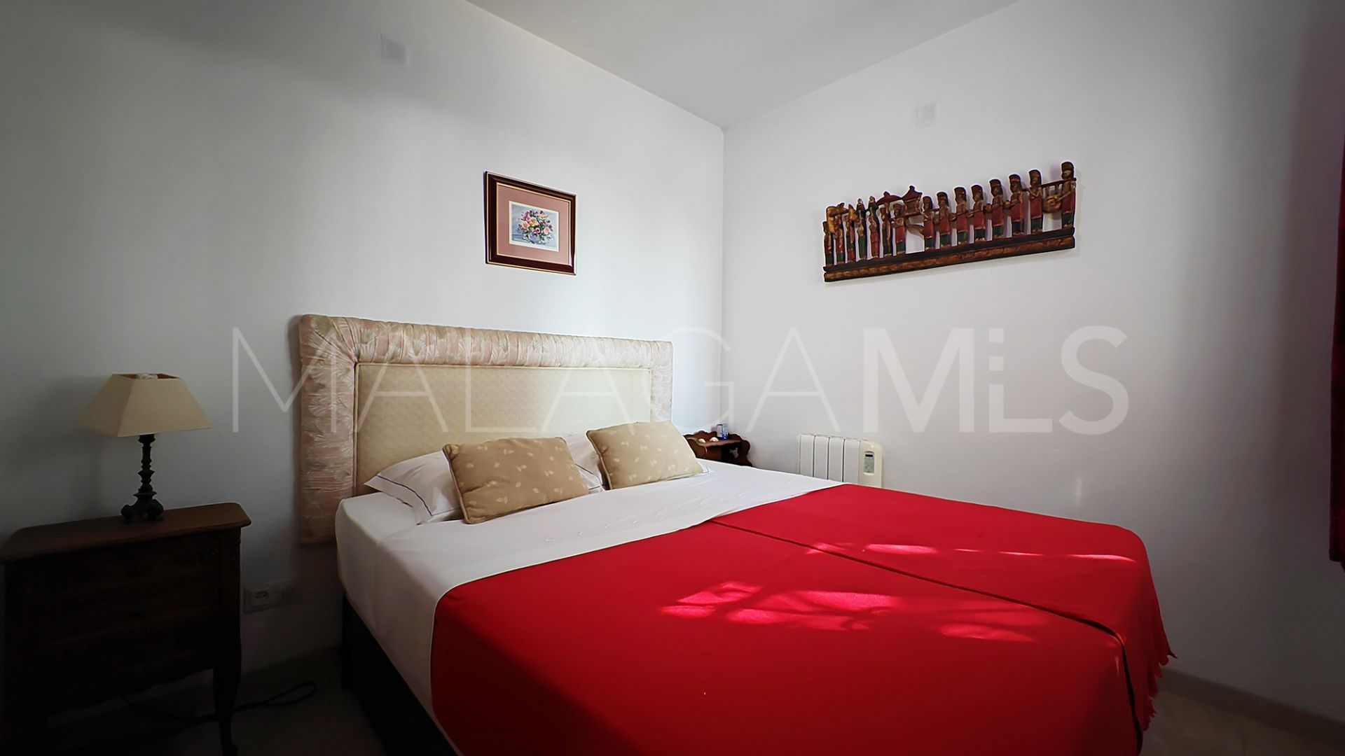 Villa for sale in Estepona