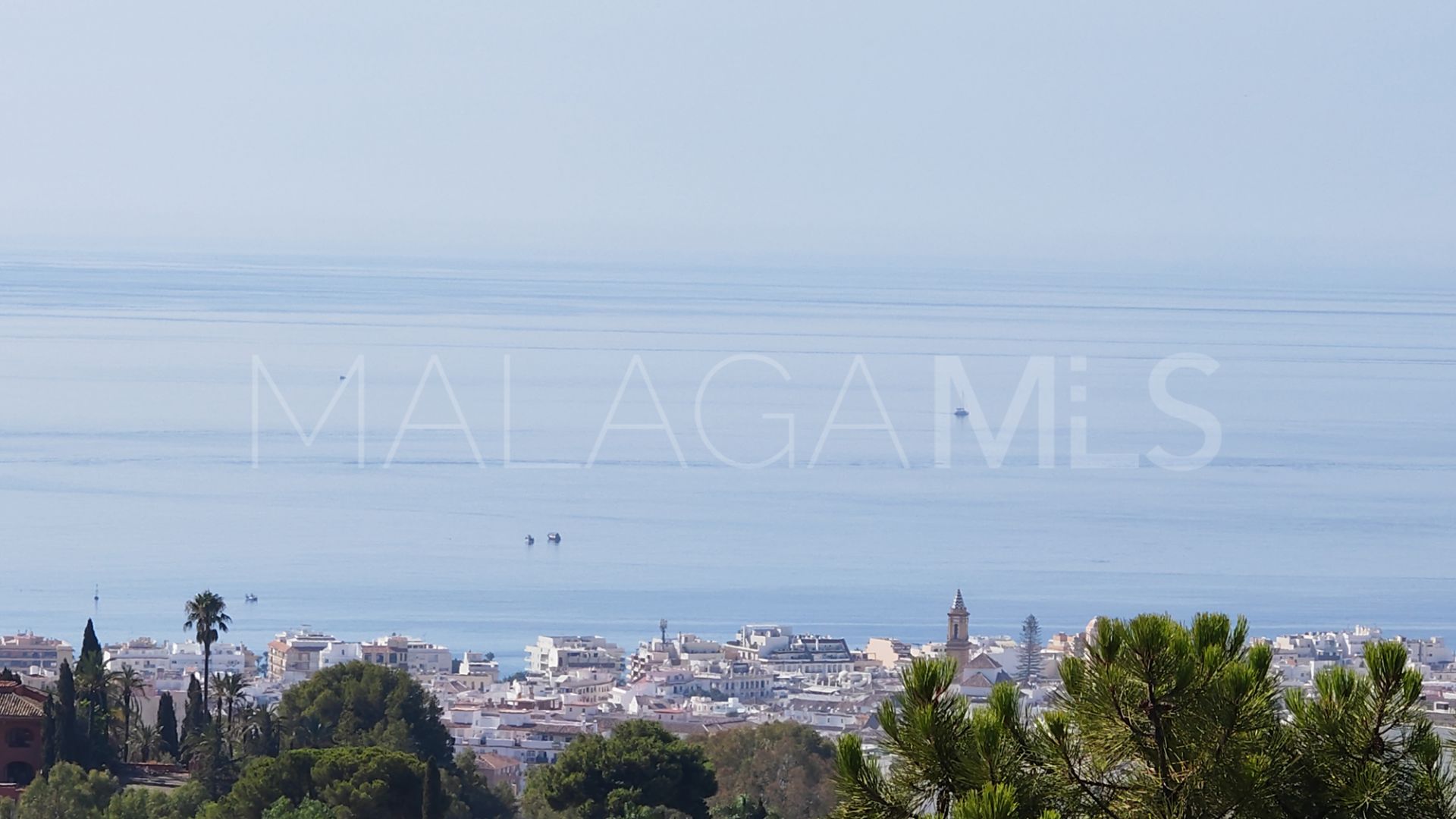 Villa for sale in Estepona