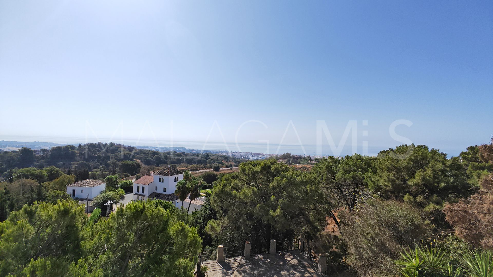 Villa for sale in Estepona