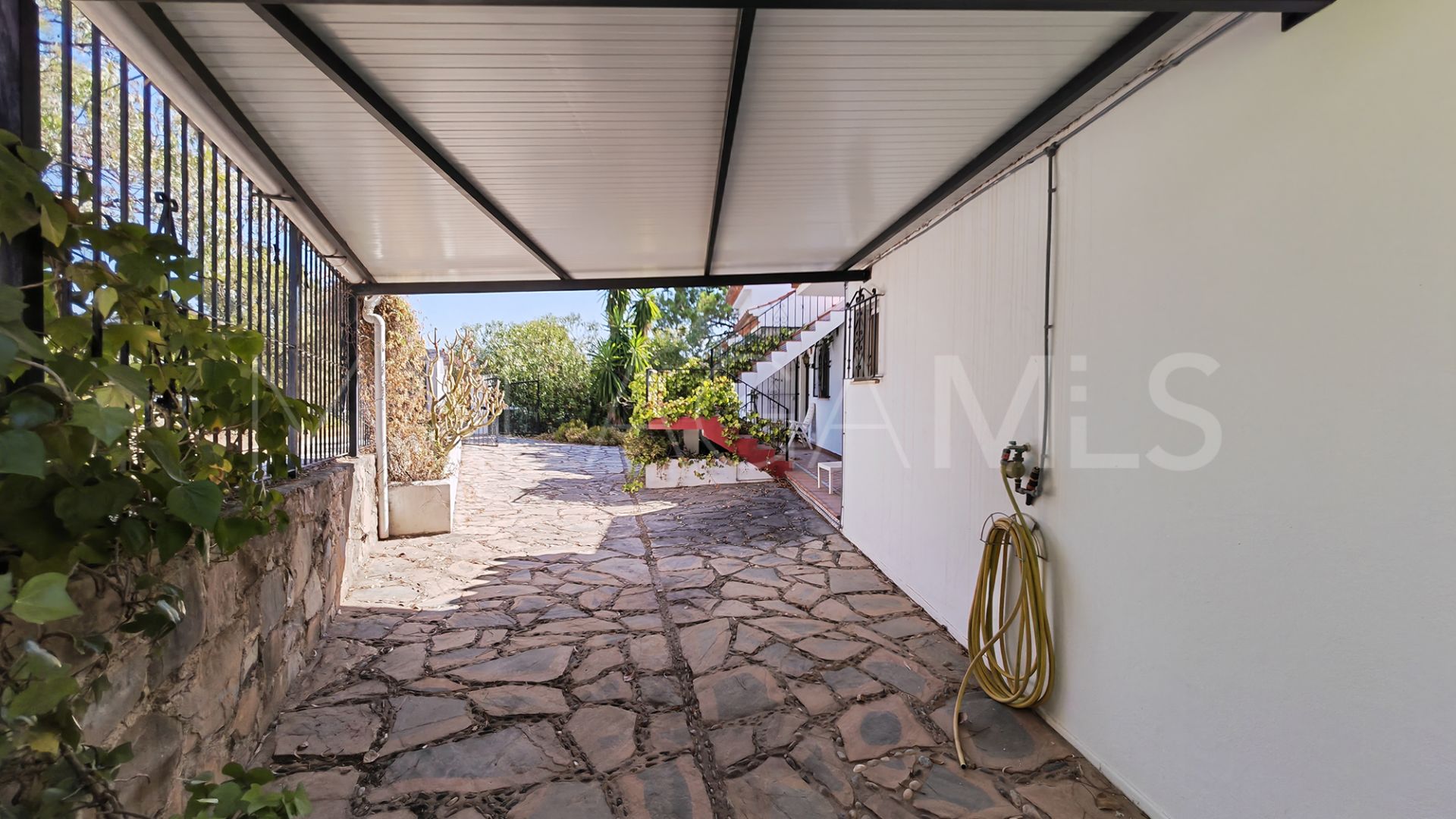 Villa for sale in Estepona