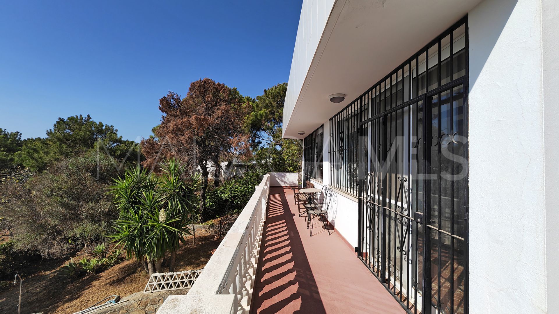Villa for sale in Estepona