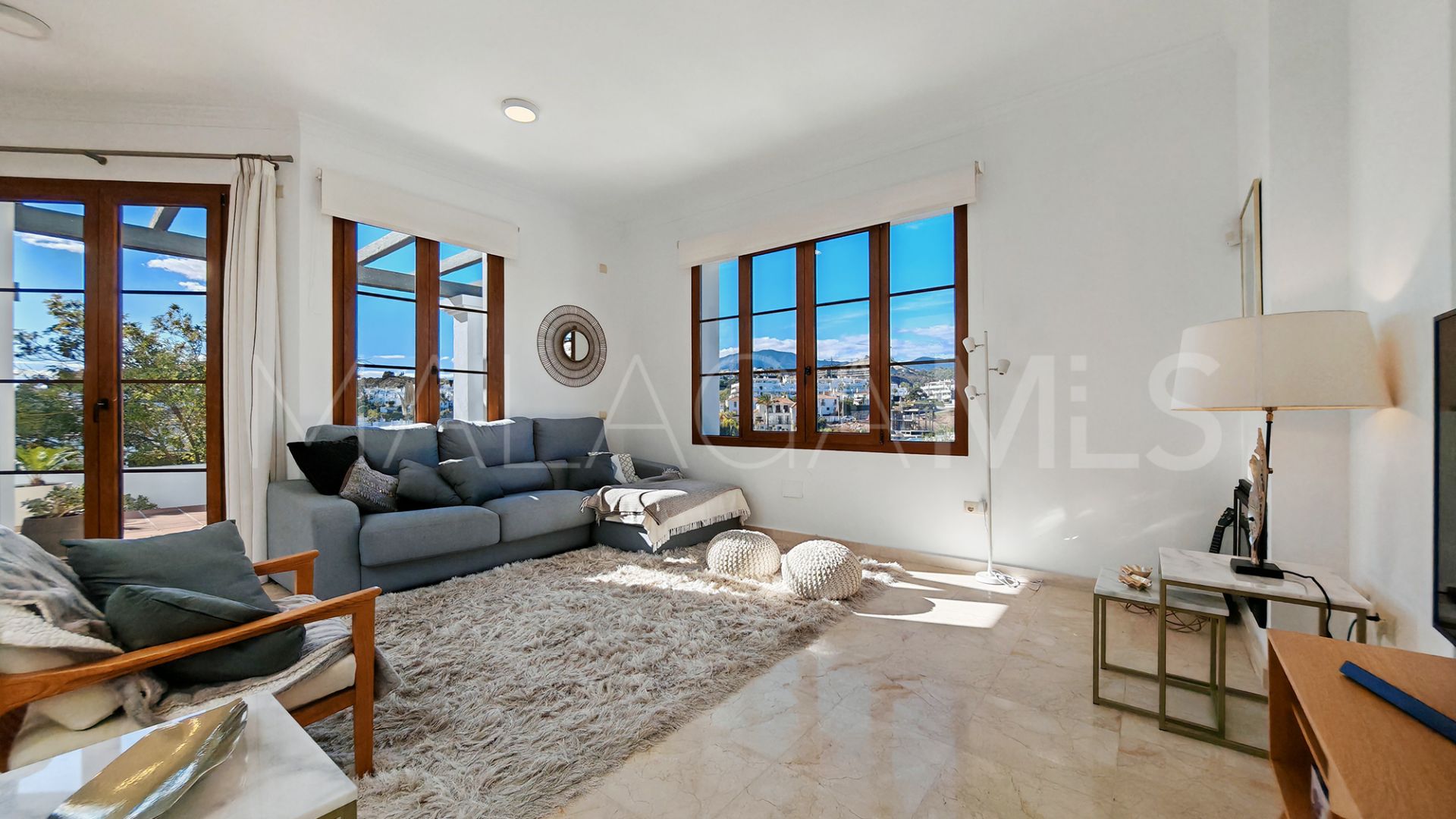 Villa for sale in Estepona