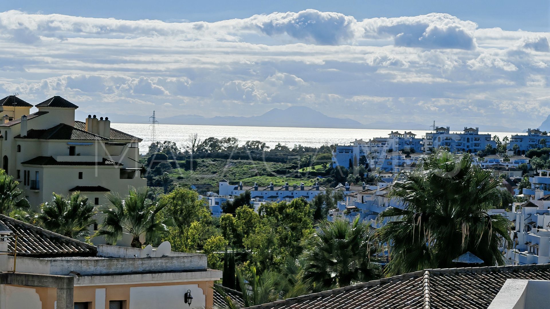 Villa for sale in Estepona