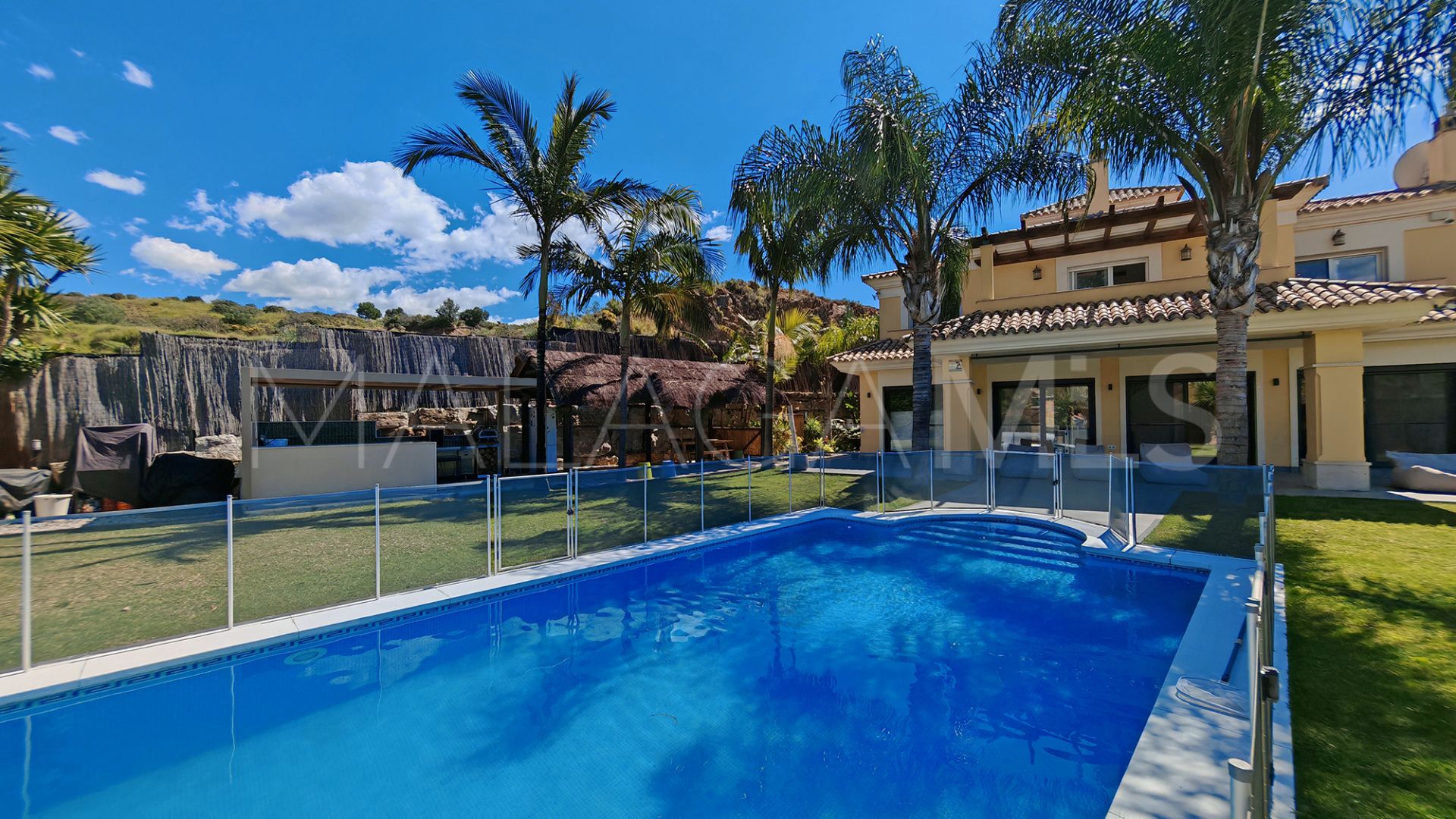 For sale Santa Clara villa with 4 bedrooms