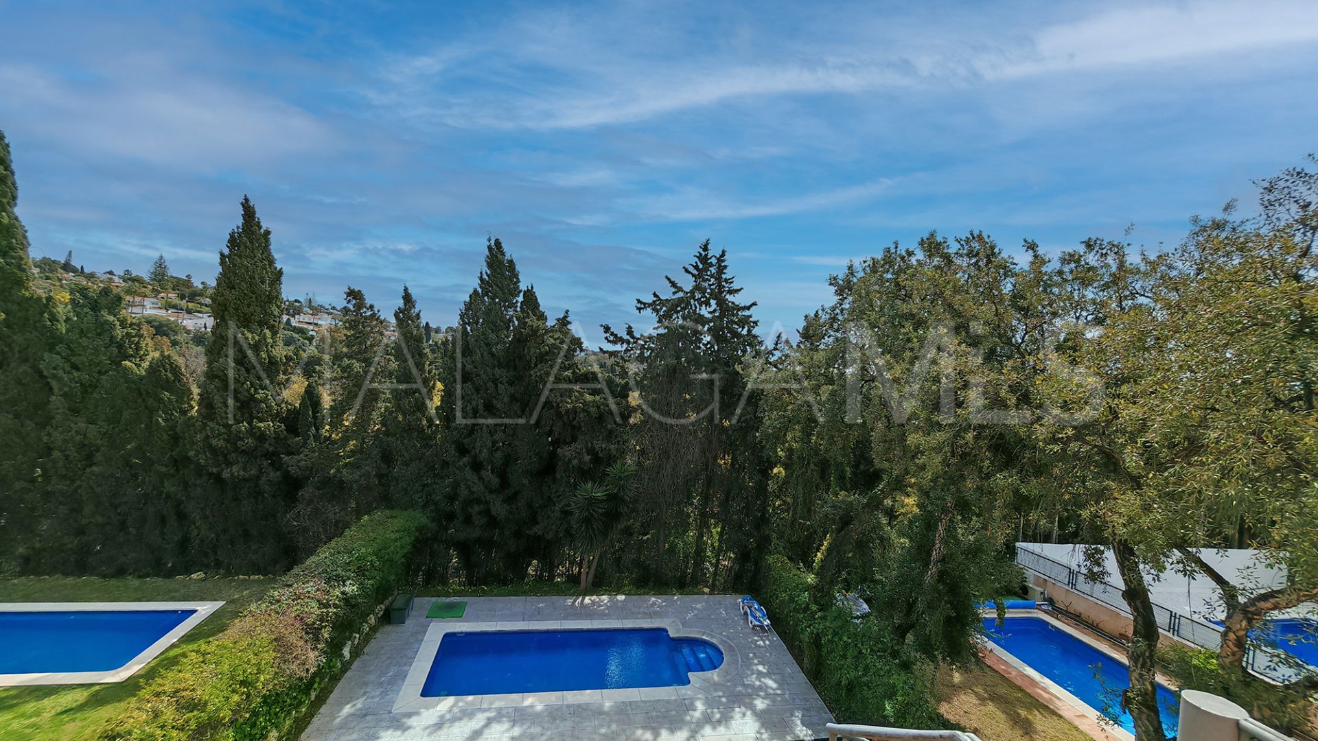 For sale 5 bedrooms house in Las Chapas