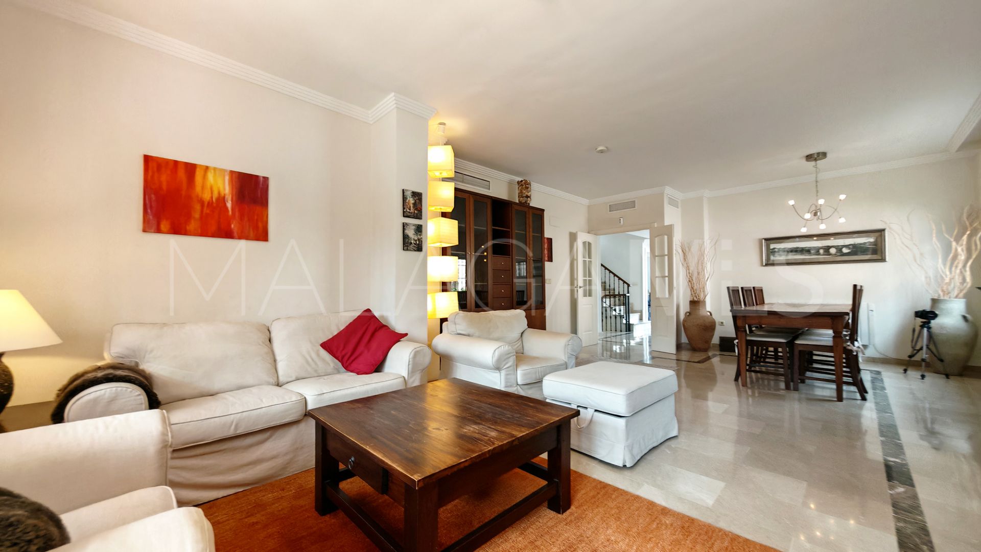 For sale 5 bedrooms house in Las Chapas