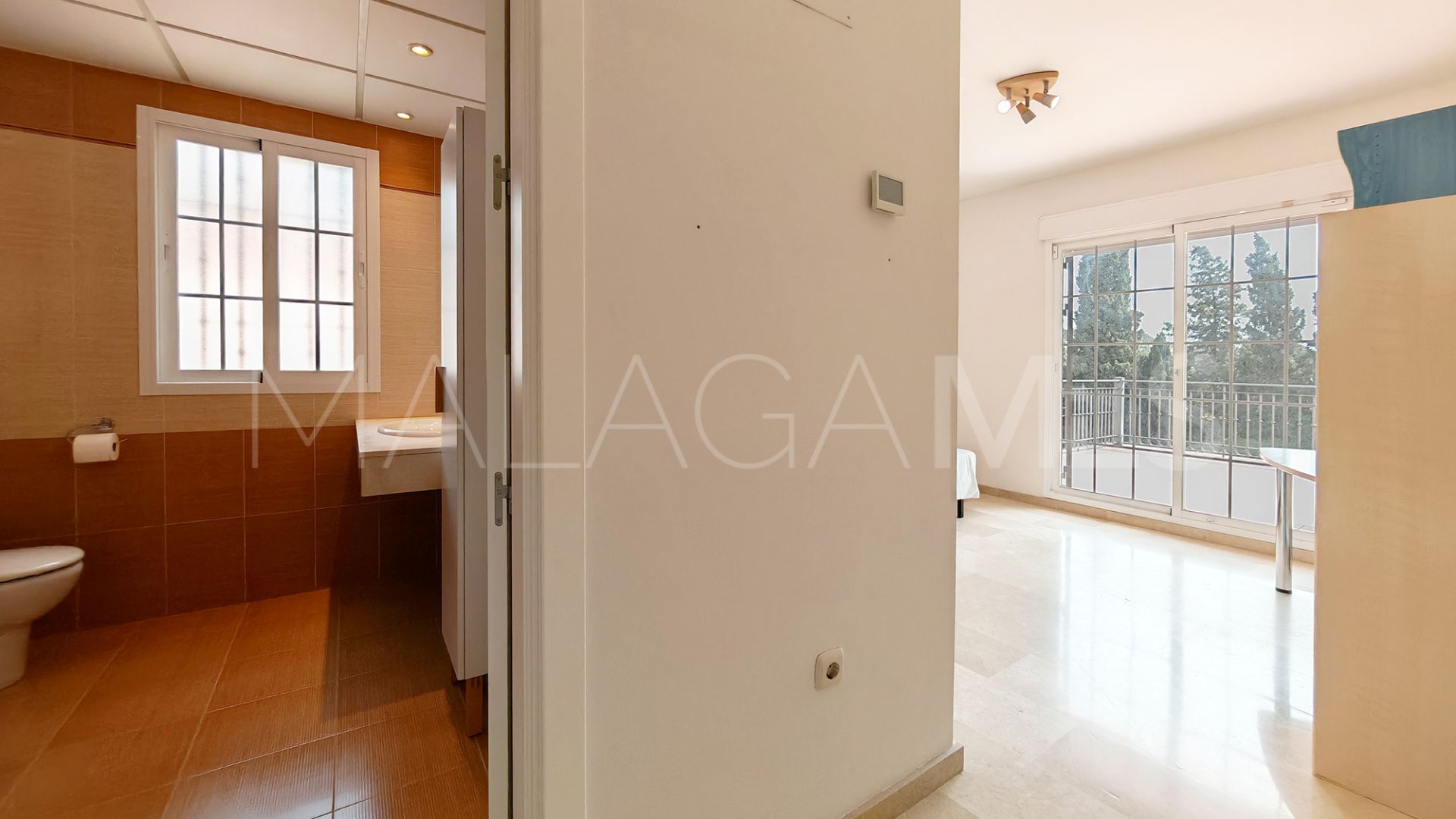 For sale 5 bedrooms house in Las Chapas