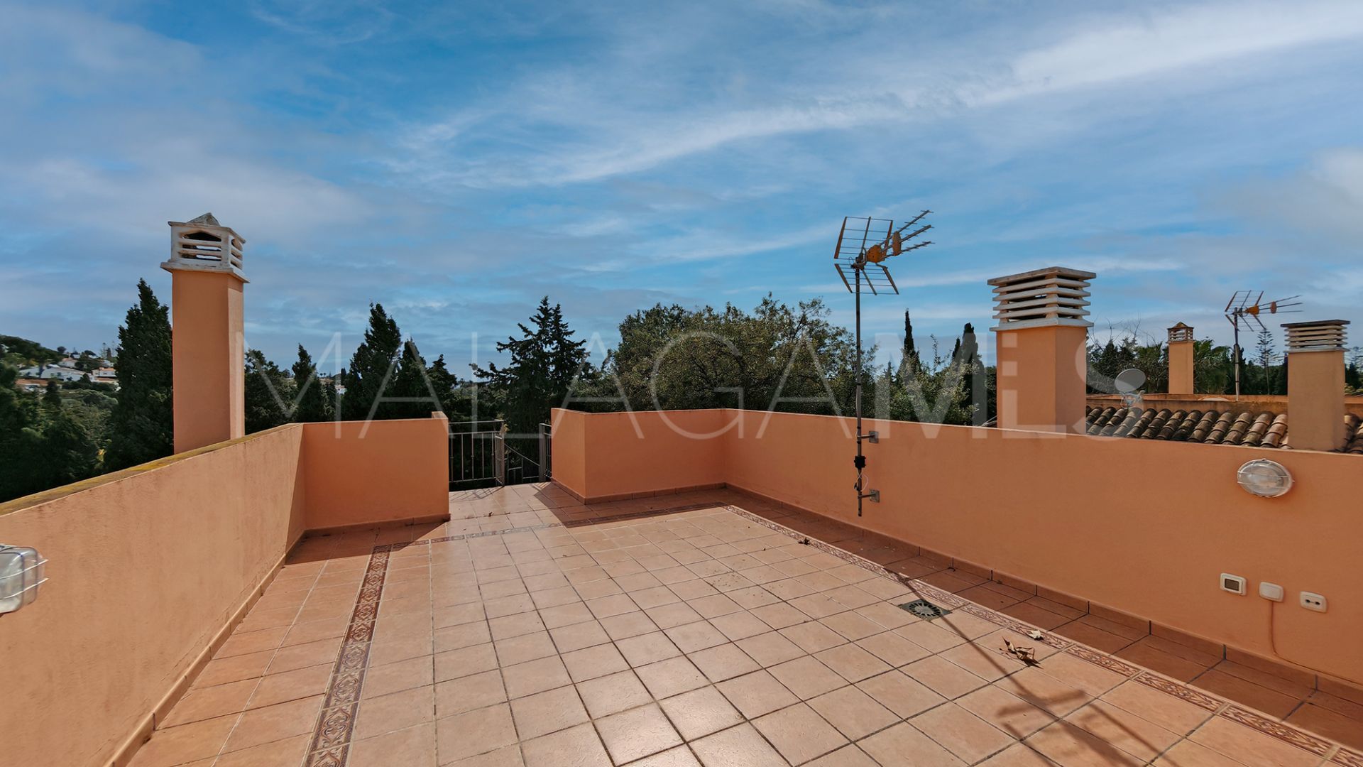 For sale 5 bedrooms house in Las Chapas