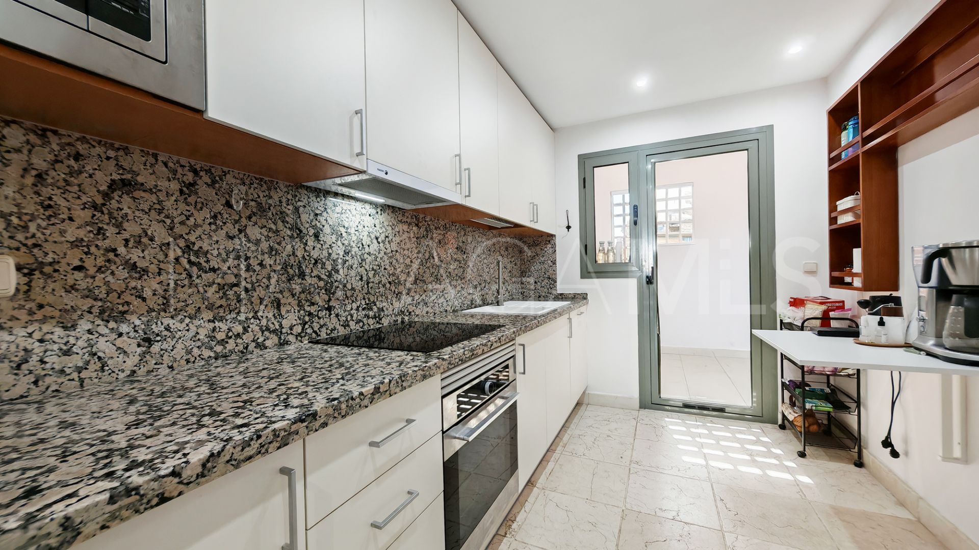 Erdgeschosswohnung for sale in Benatalaya