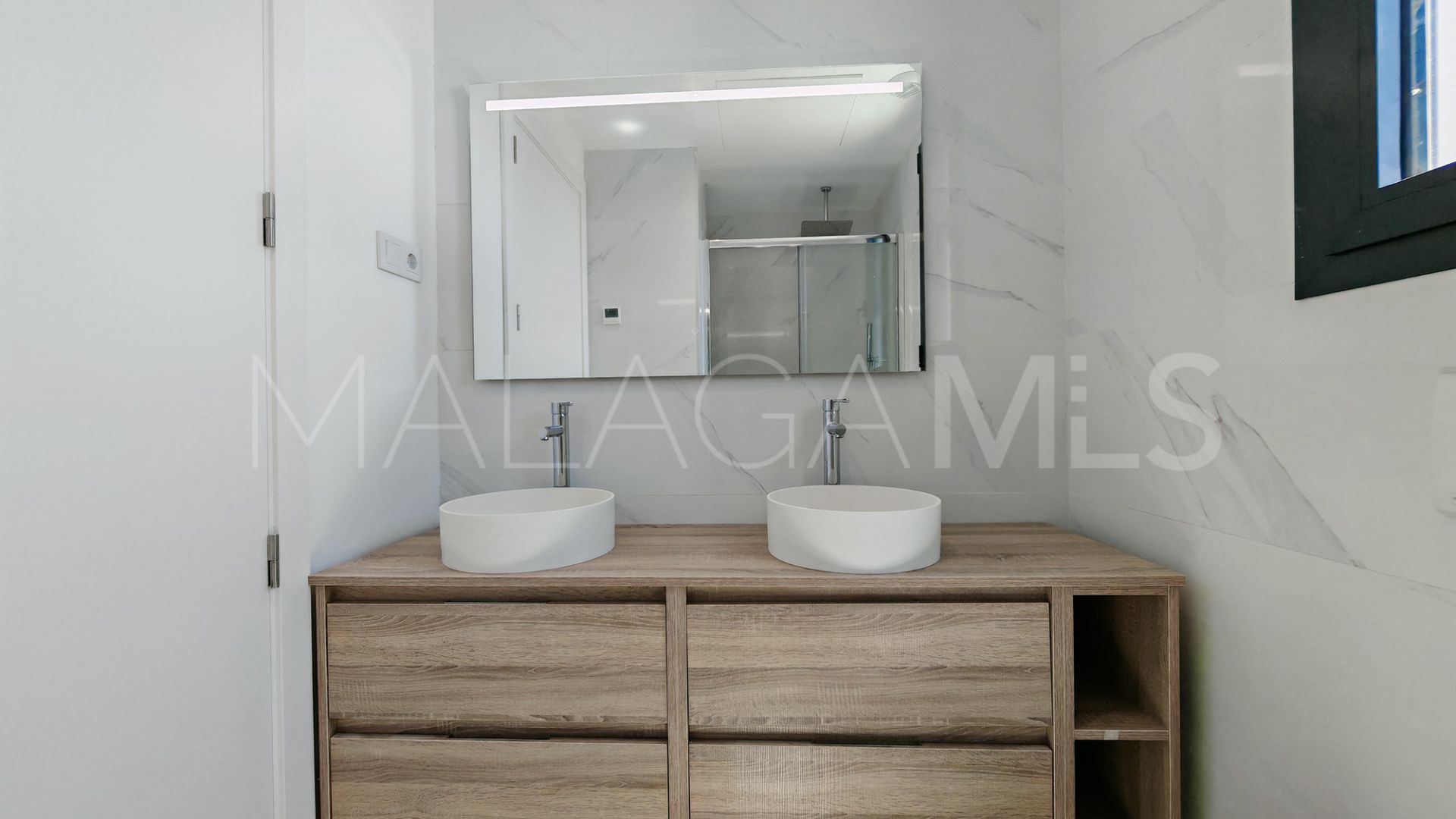 Apartamento a la venta in El Higueron with 3 bedrooms