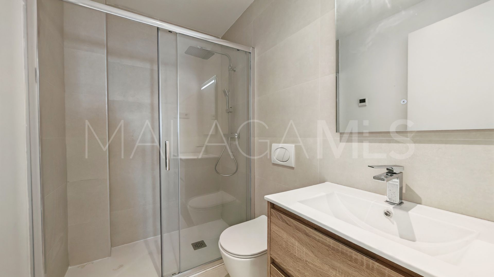 Apartamento a la venta in El Higueron with 3 bedrooms