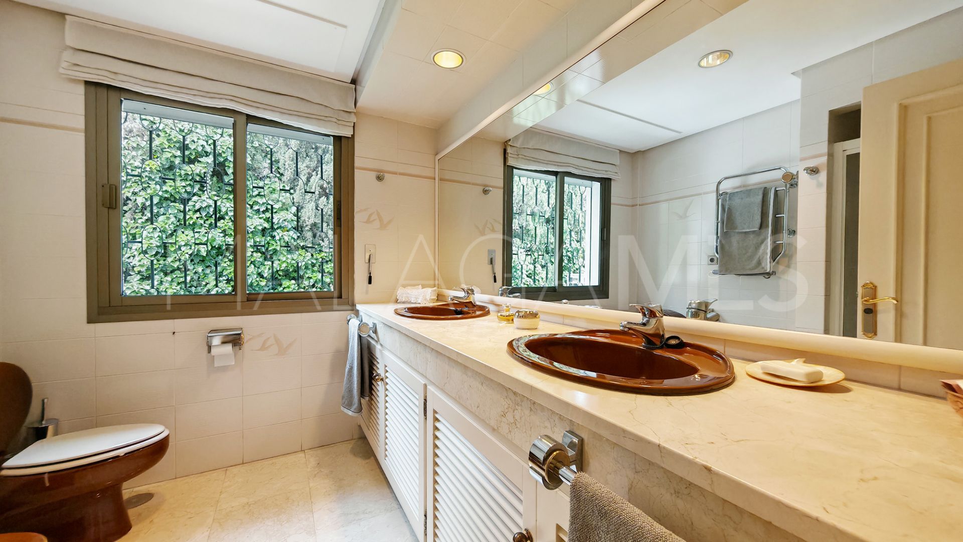 Villa for sale in Los Monteros