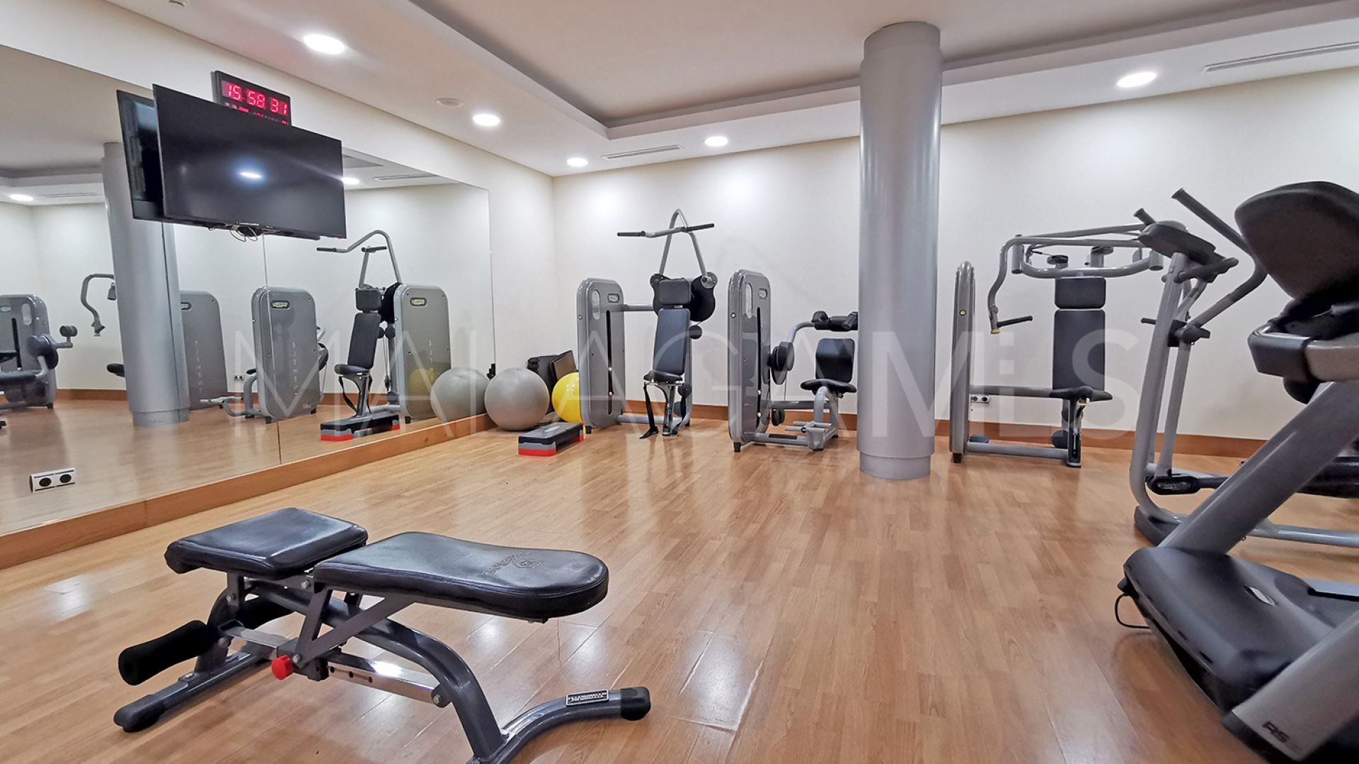Los Altos de los Monteros penthouse for sale