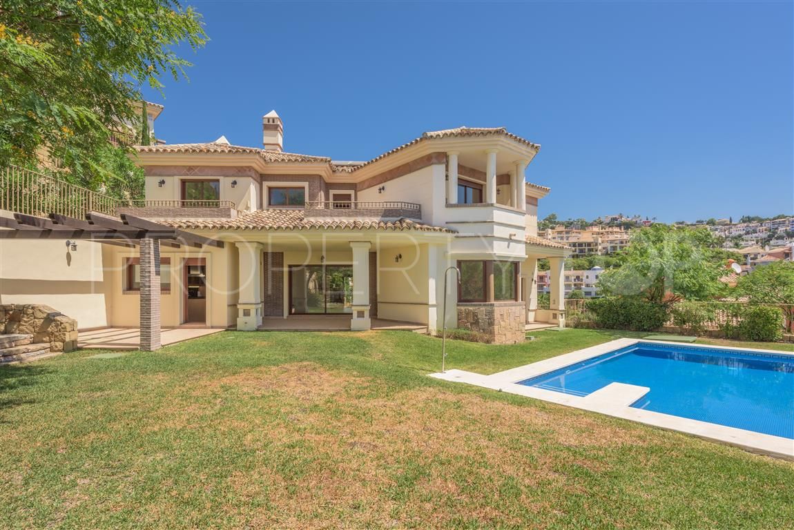 Villa in Los Arqueros for sale