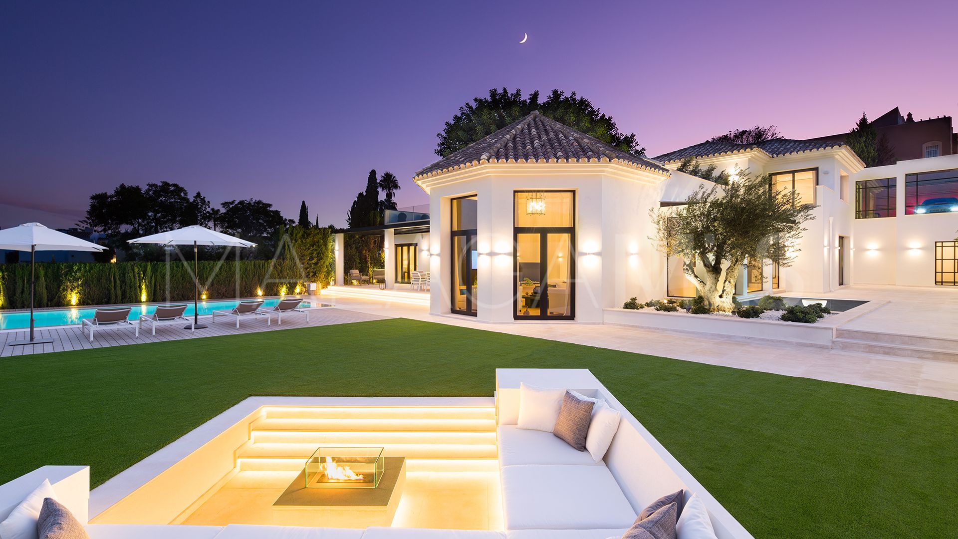 For sale villa with 5 bedrooms in Aloha