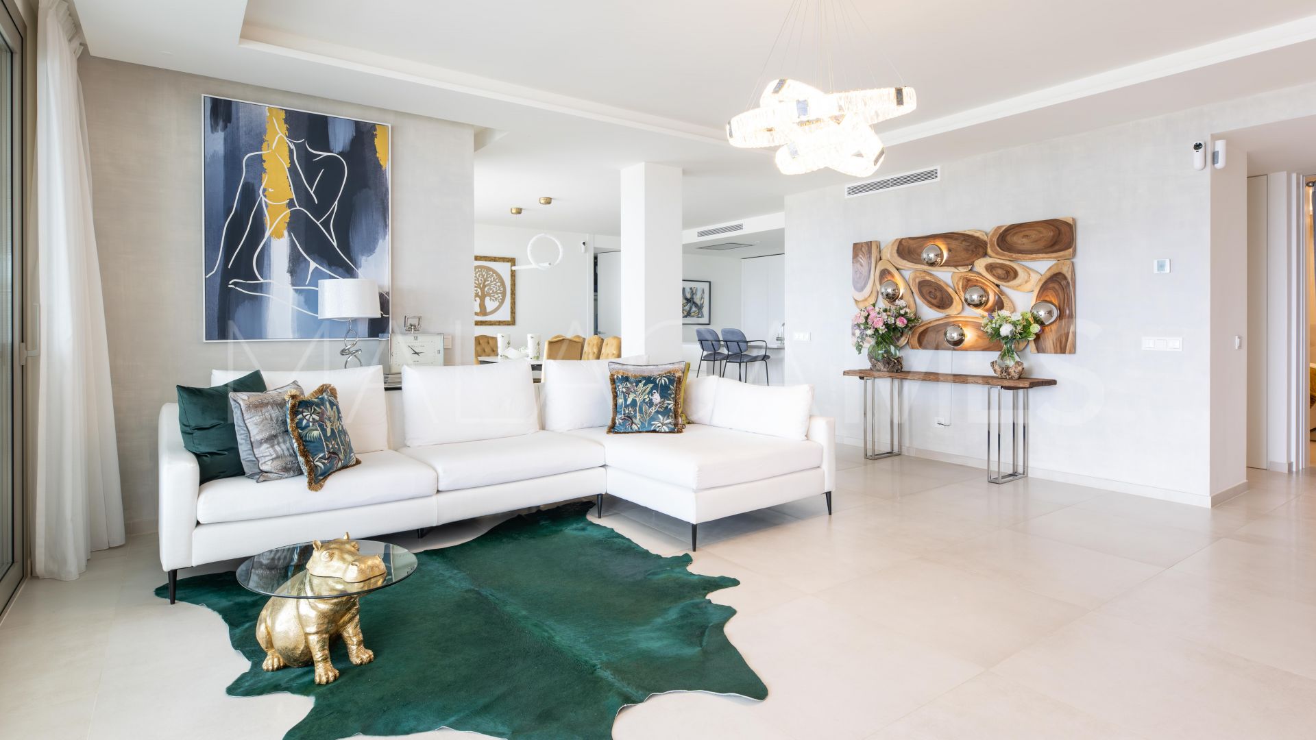 Lägenhet for sale in 9 Lions Residences