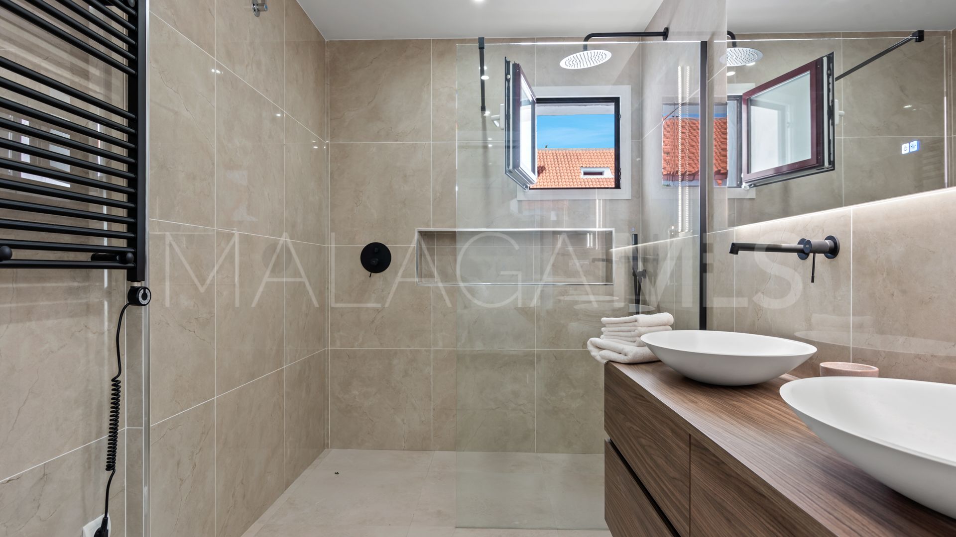 Atico for sale with 3 bedrooms in La Maestranza