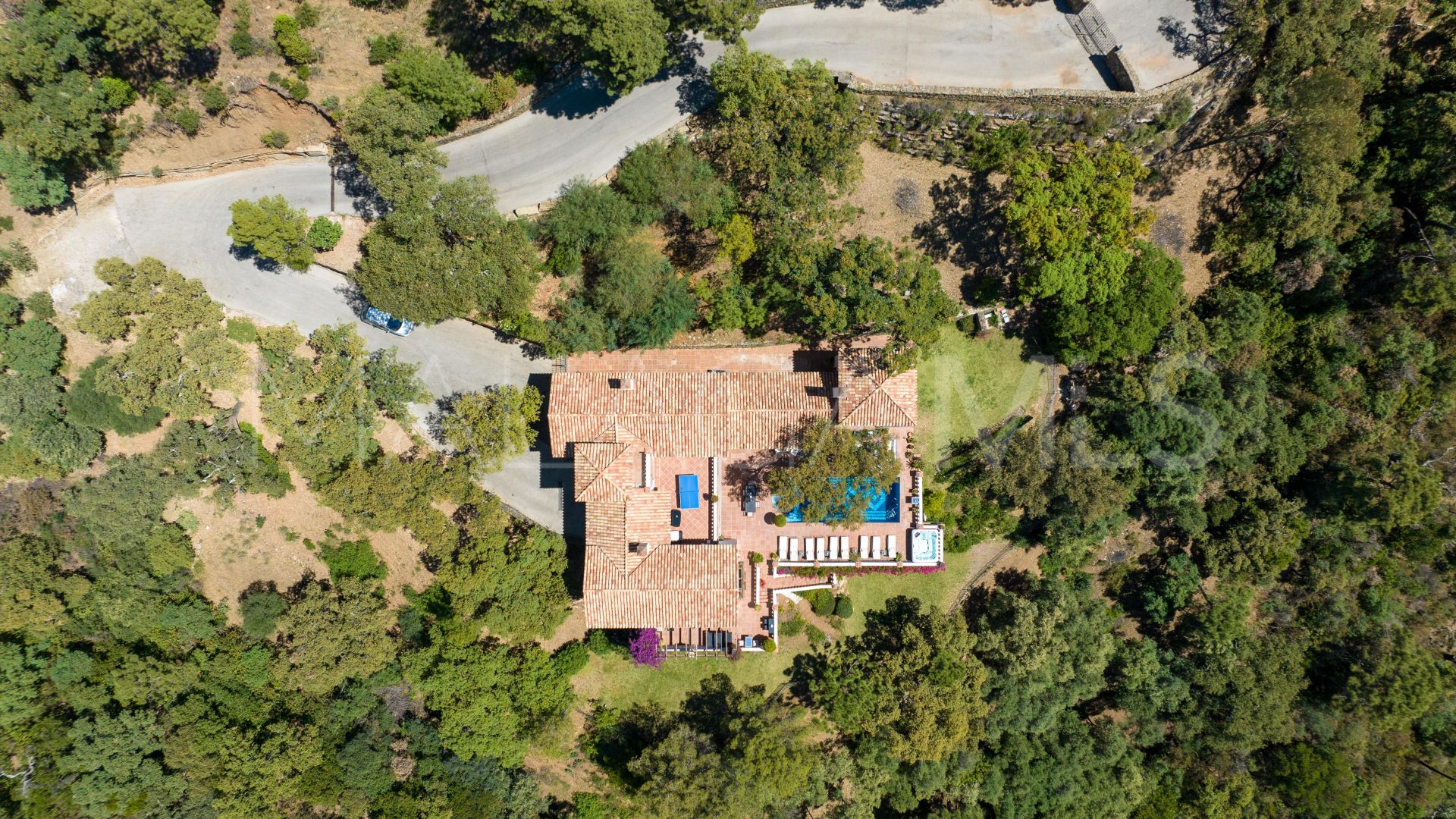 El Madroñal, villa de 7 bedrooms for sale