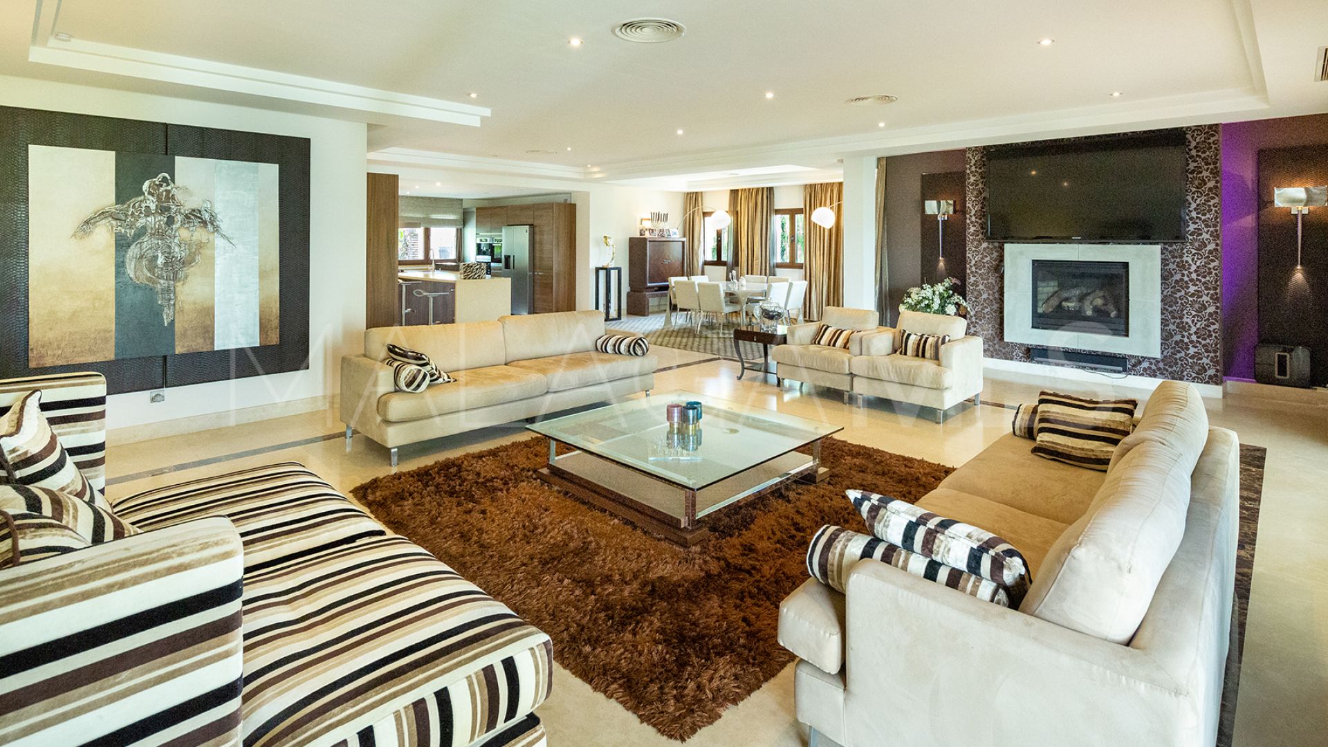 Villa for sale in Nueva Andalucia