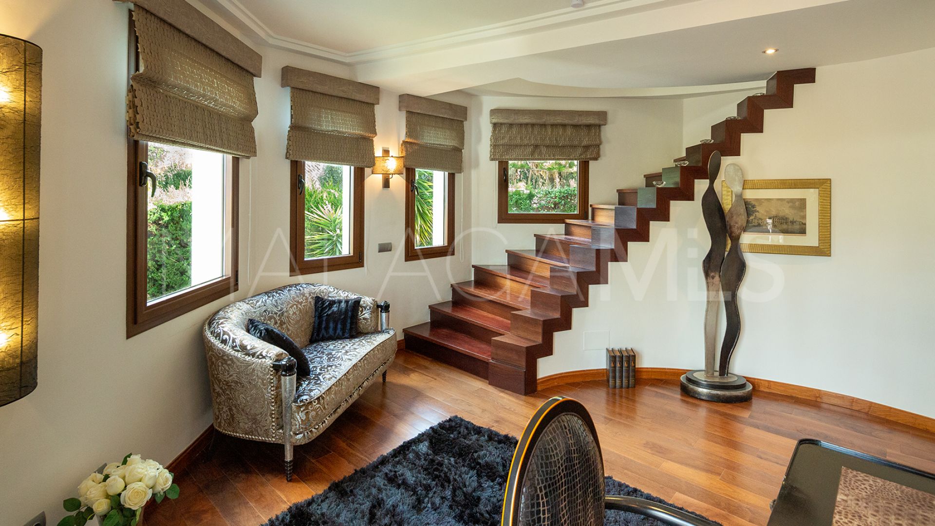 Villa for sale in Nueva Andalucia