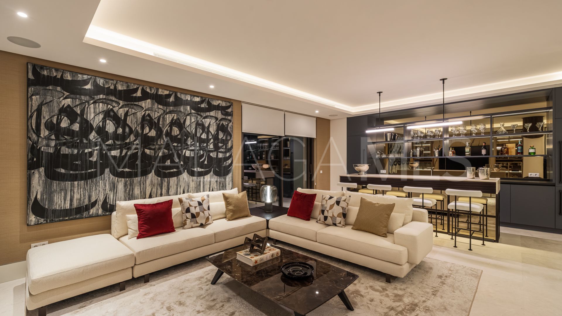 Villa for sale in Marbella Hill Club with 5 bedrooms