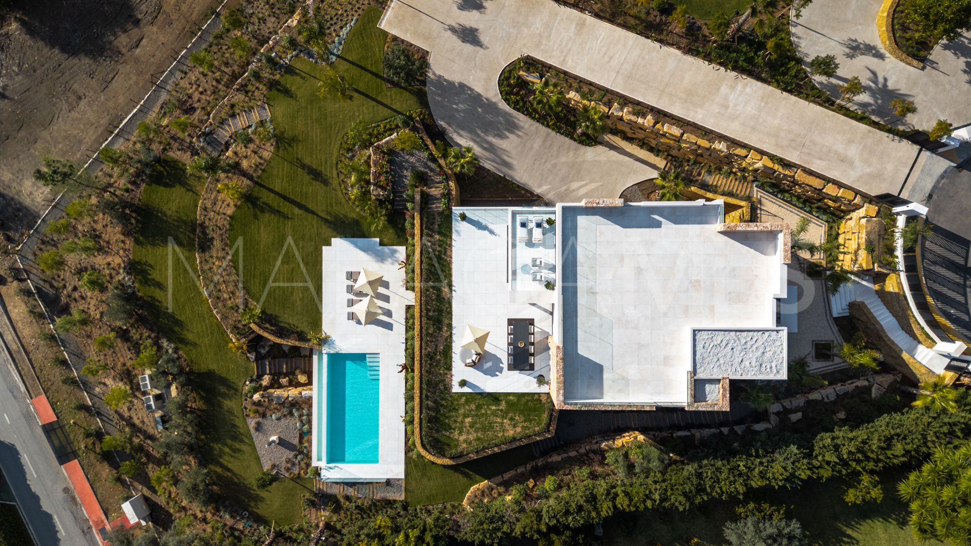 Villa for sale in Marbella Hill Club with 5 bedrooms