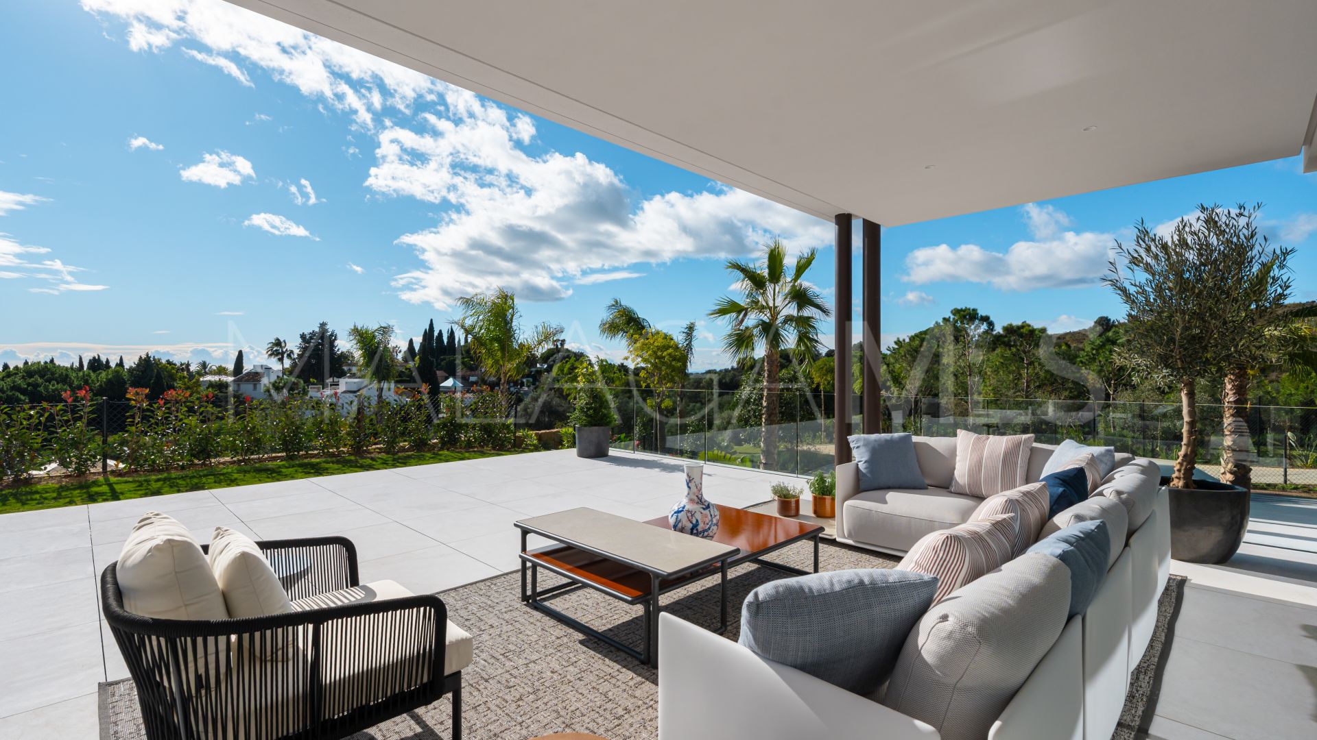 Villa for sale in Marbella Hill Club with 5 bedrooms