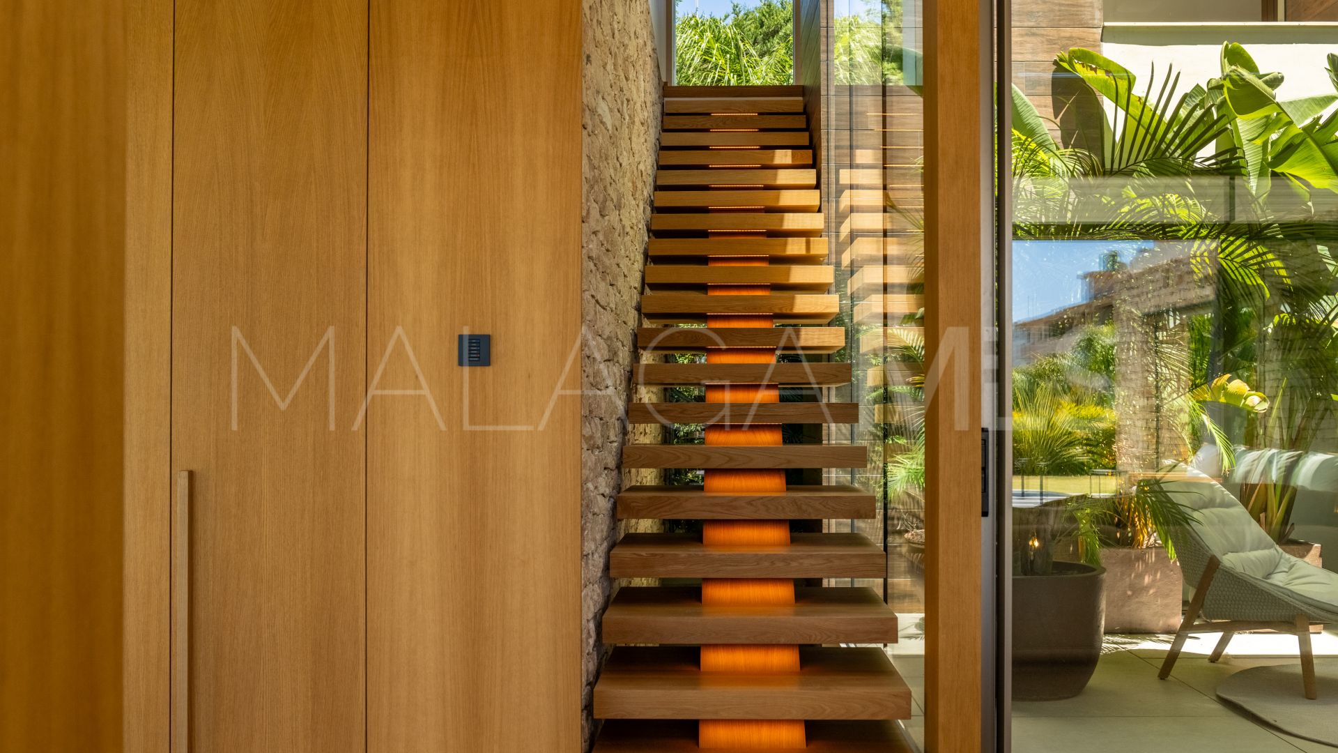 Villa for sale in Nueva Andalucia