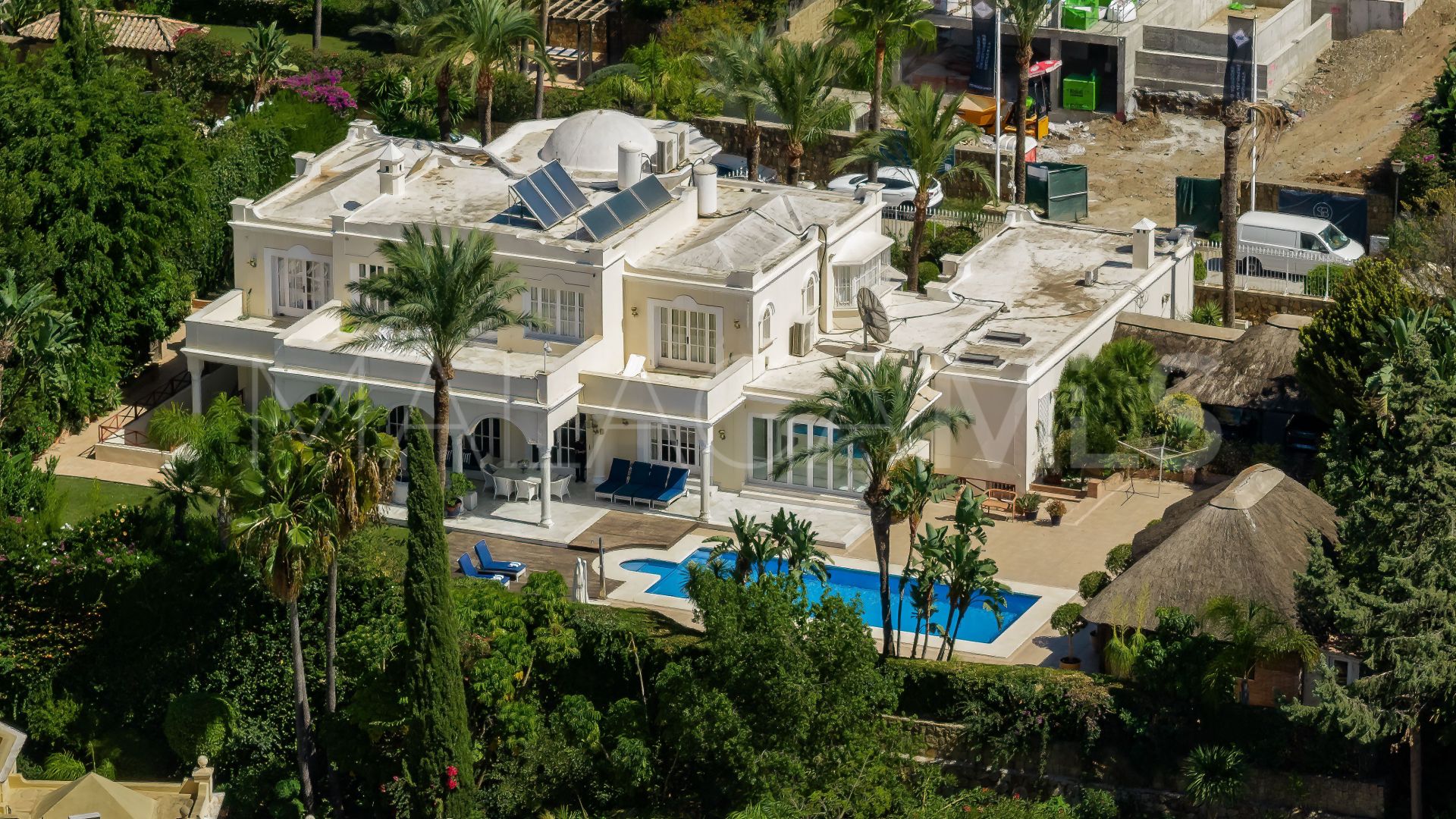 5 bedrooms villa for sale in Paraiso Medio