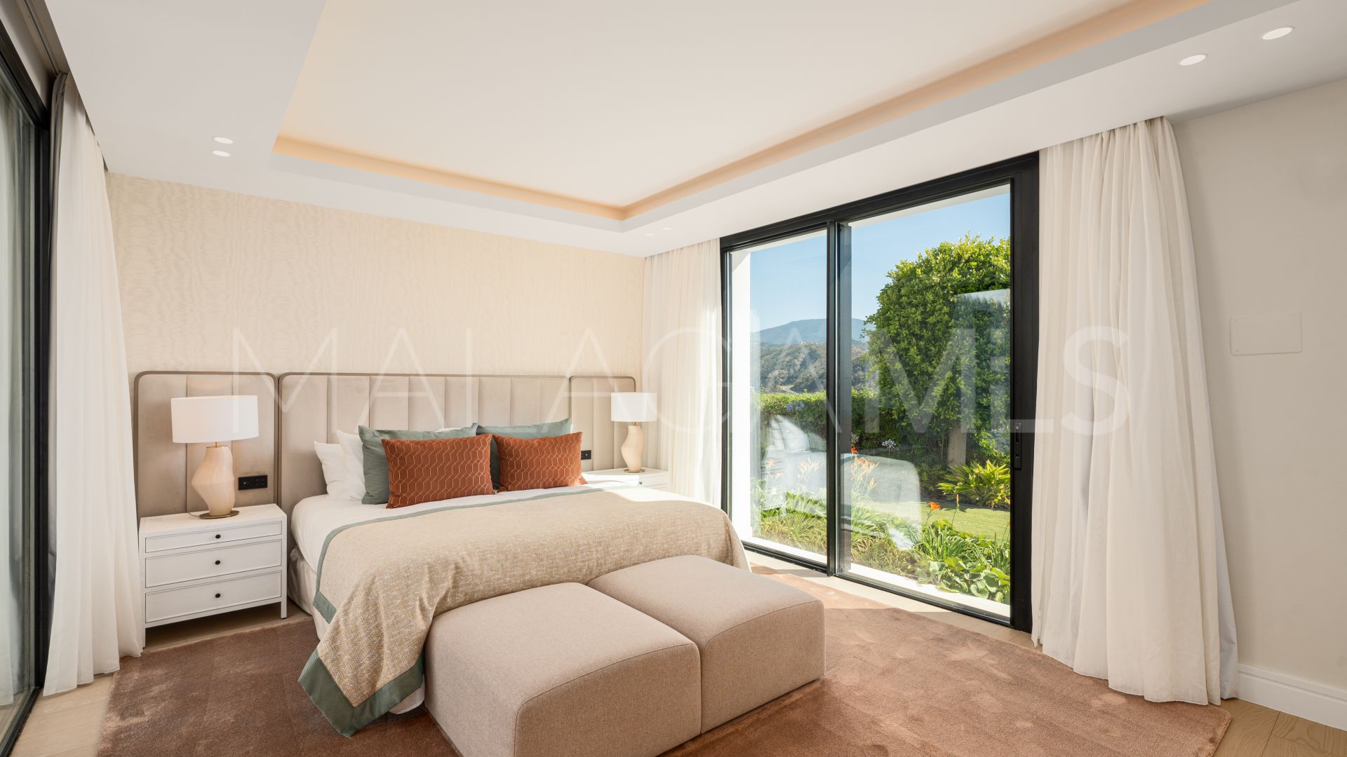 Se vende villa de 8 bedrooms in El Herrojo