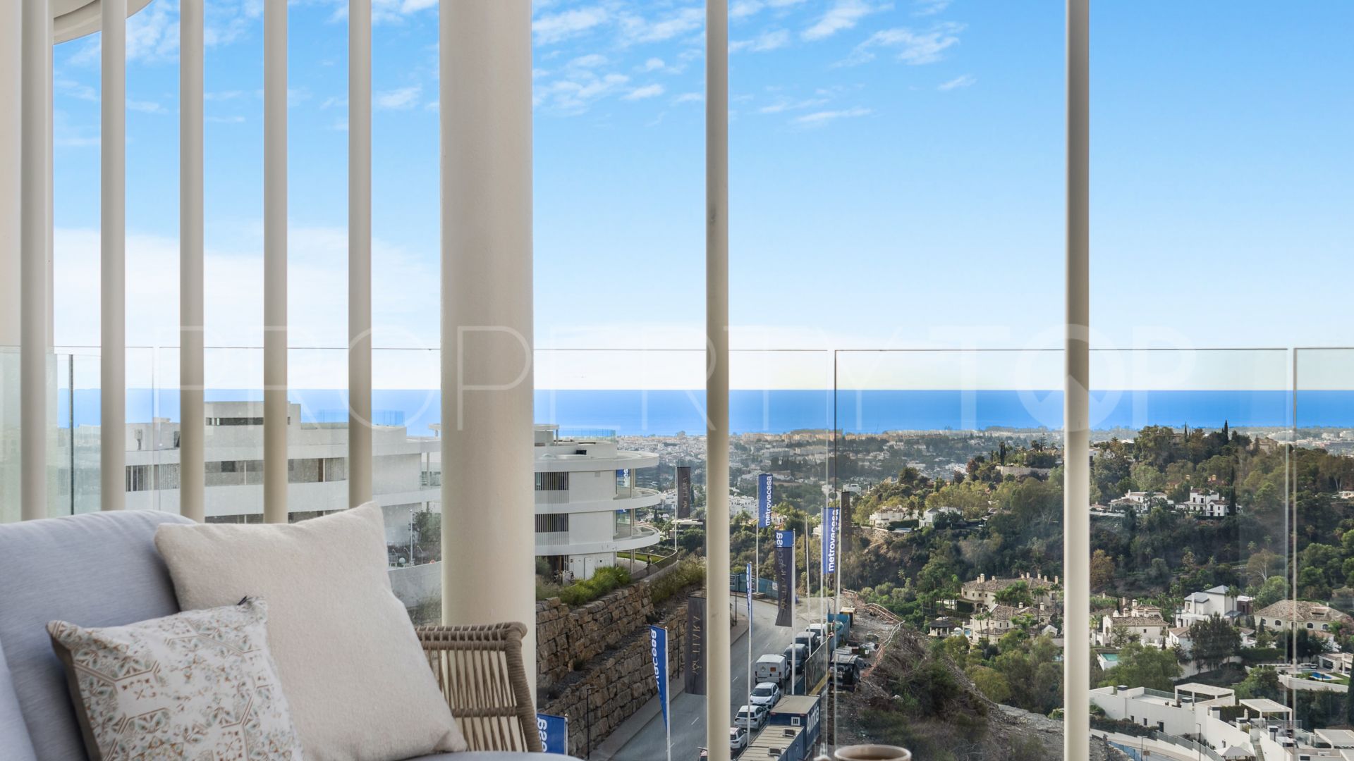 Atico a la venta con 2 dormitorios en The View Marbella