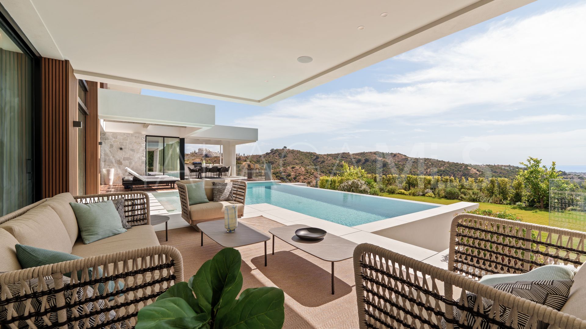 6 bedrooms villa for sale in Lomas de La Quinta