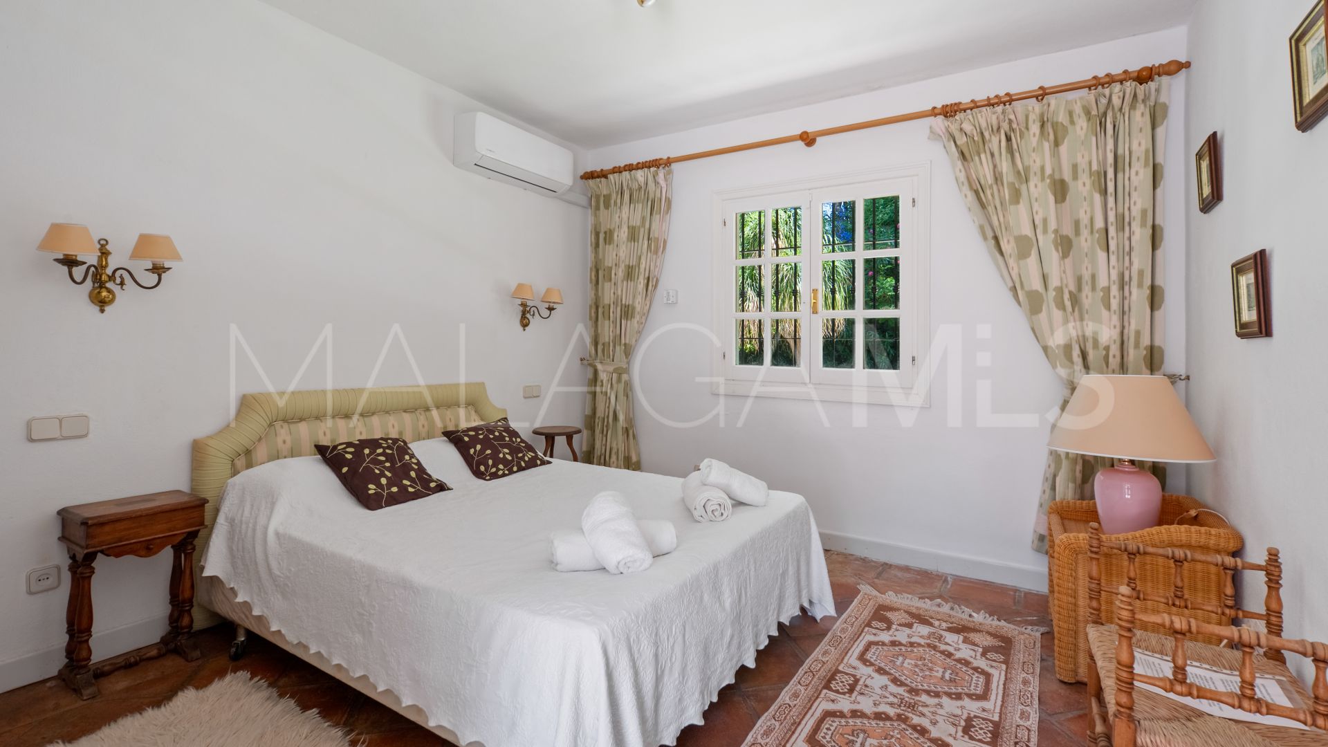 Villa for sale in Benahavis