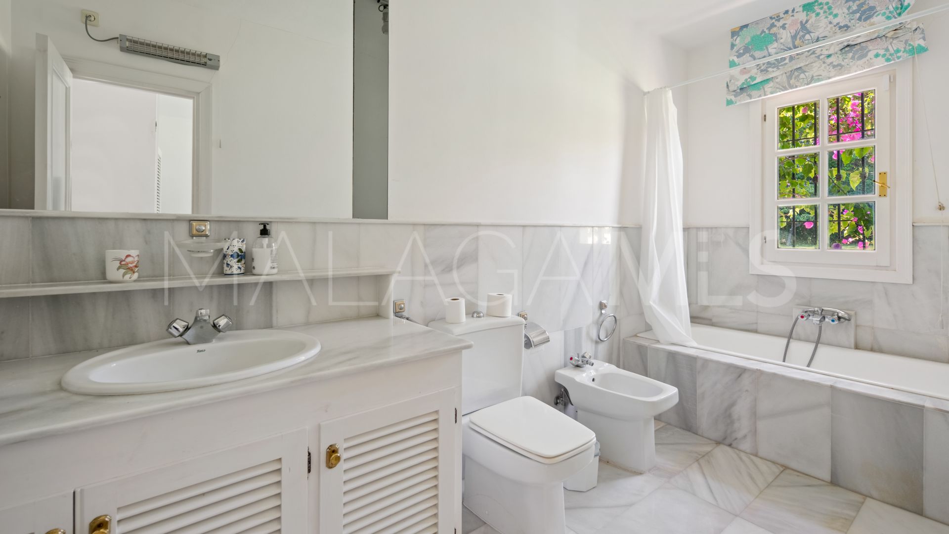 Villa for sale in Benahavis