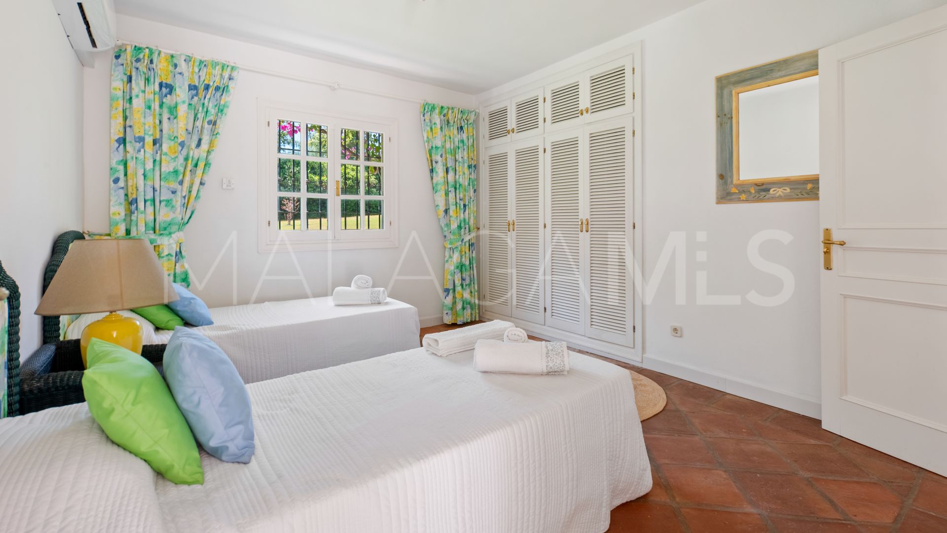 Villa for sale in Benahavis