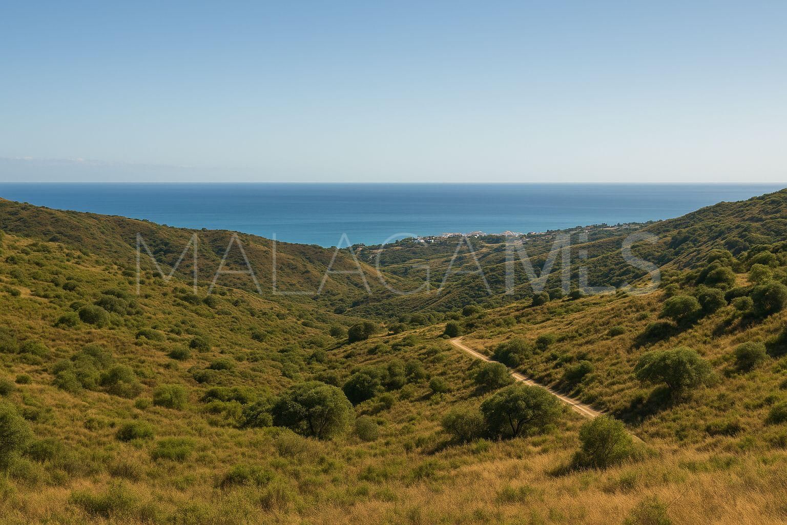 Plot for sale in Estepona East