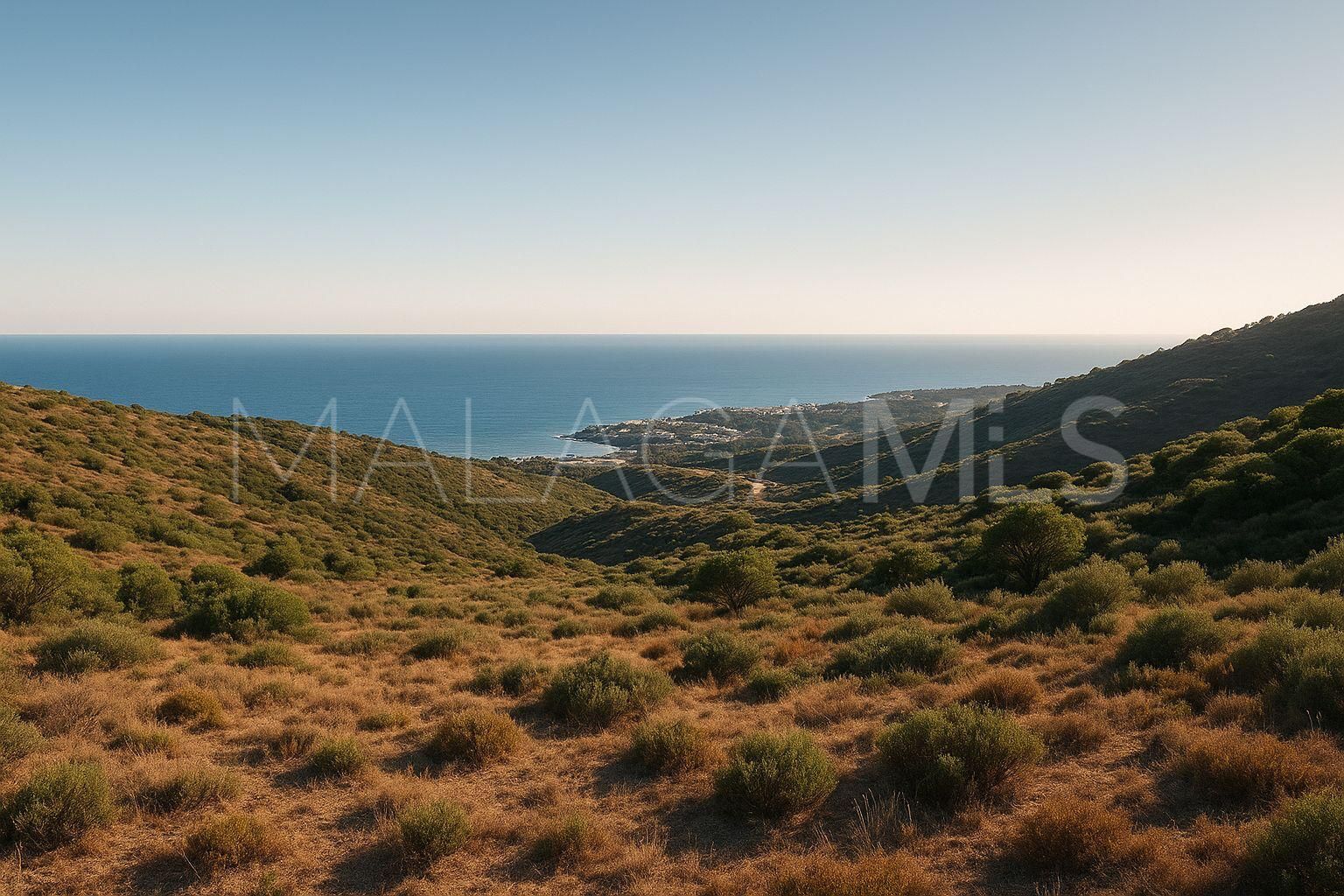Plot for sale in Estepona East