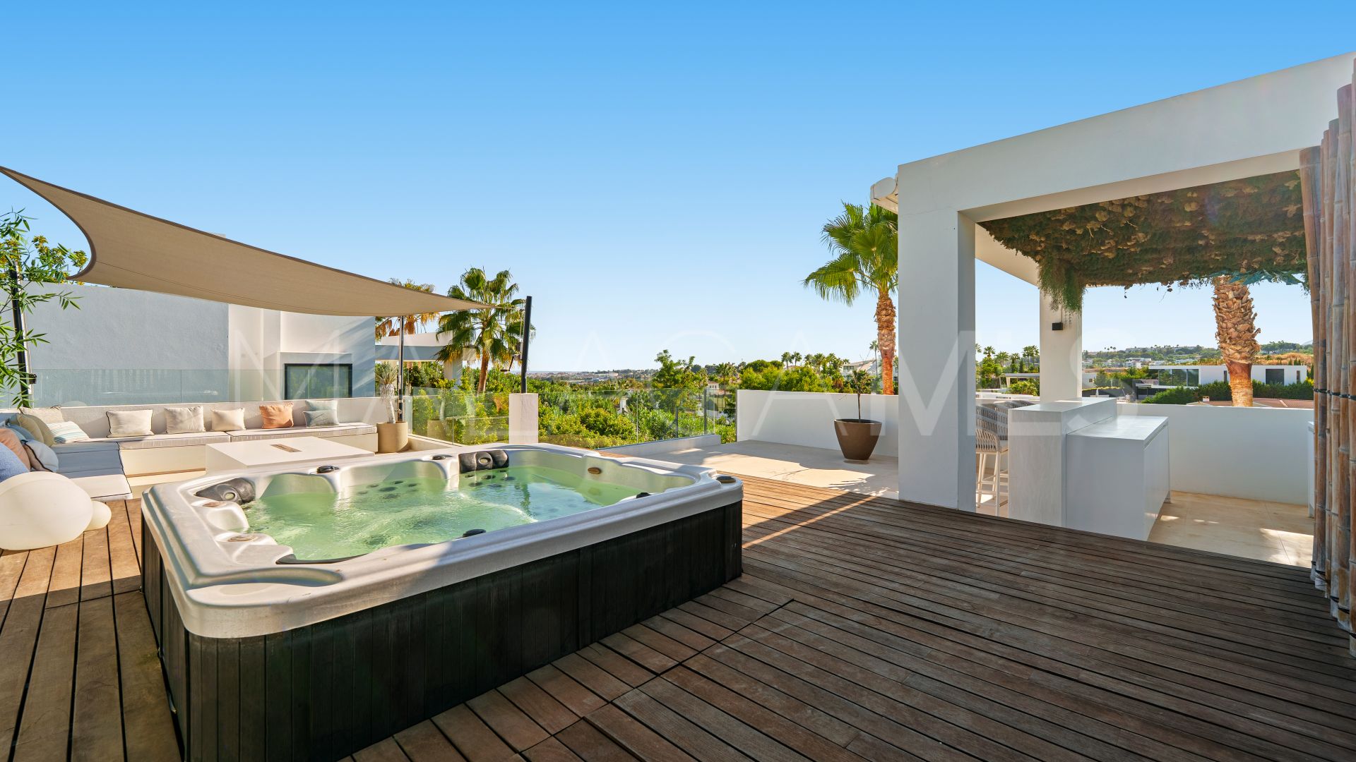 Villa for sale in Nueva Andalucia