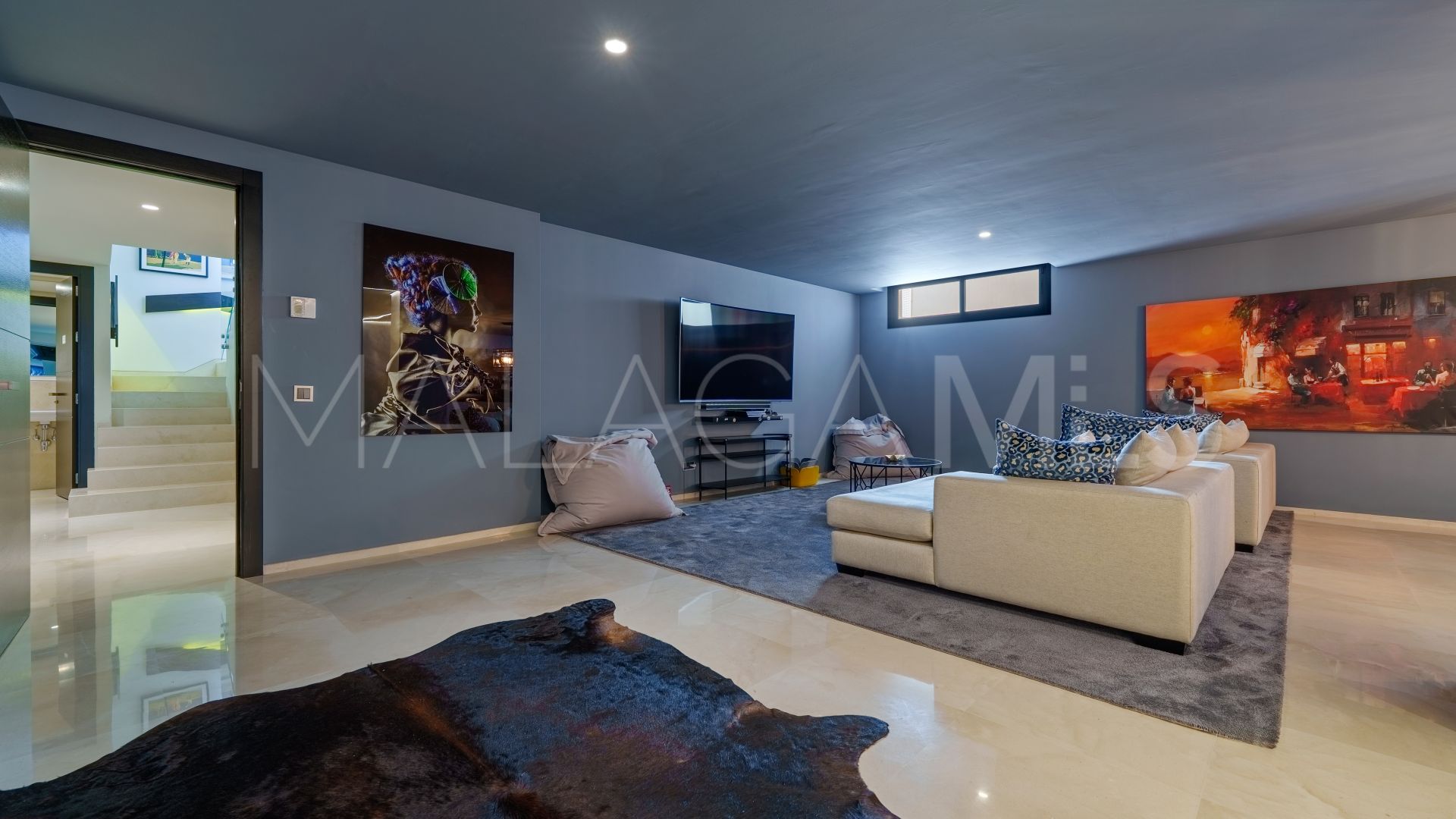 Villa for sale in Nueva Andalucia