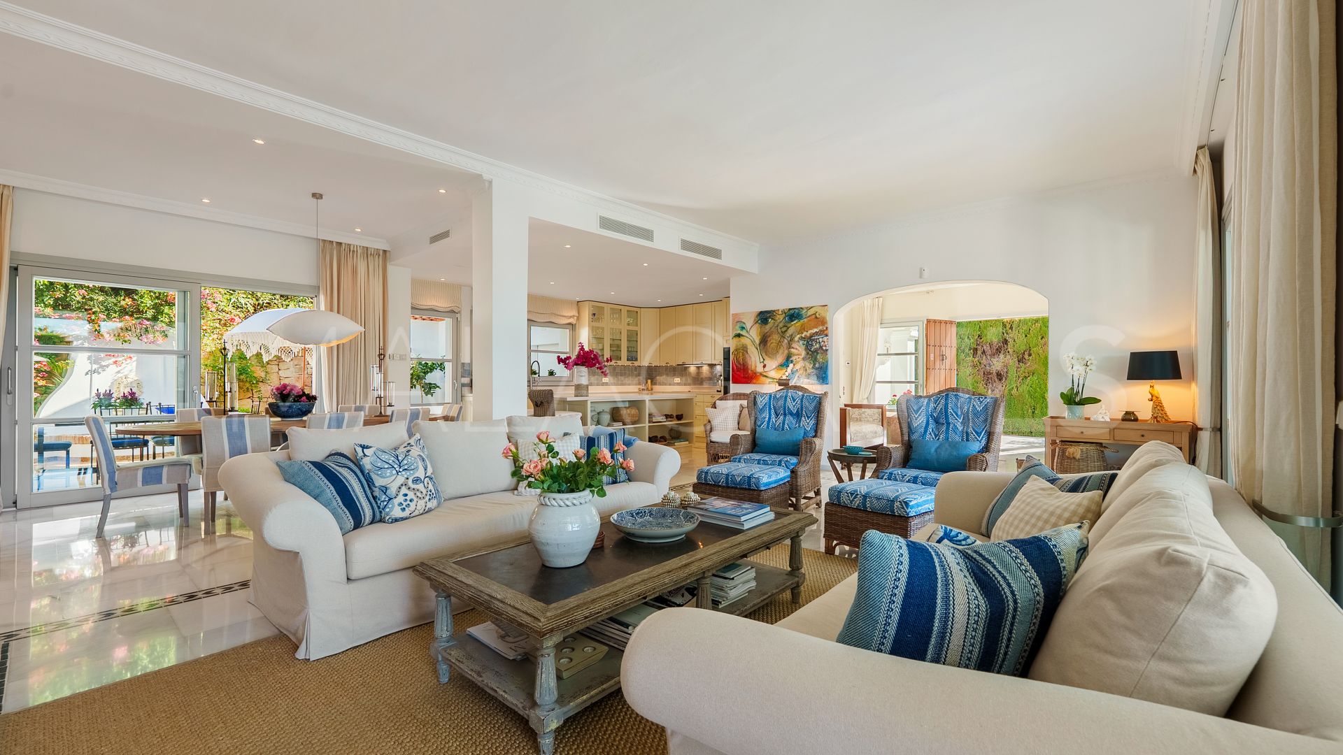 Villa for sale in Sierra Blanca